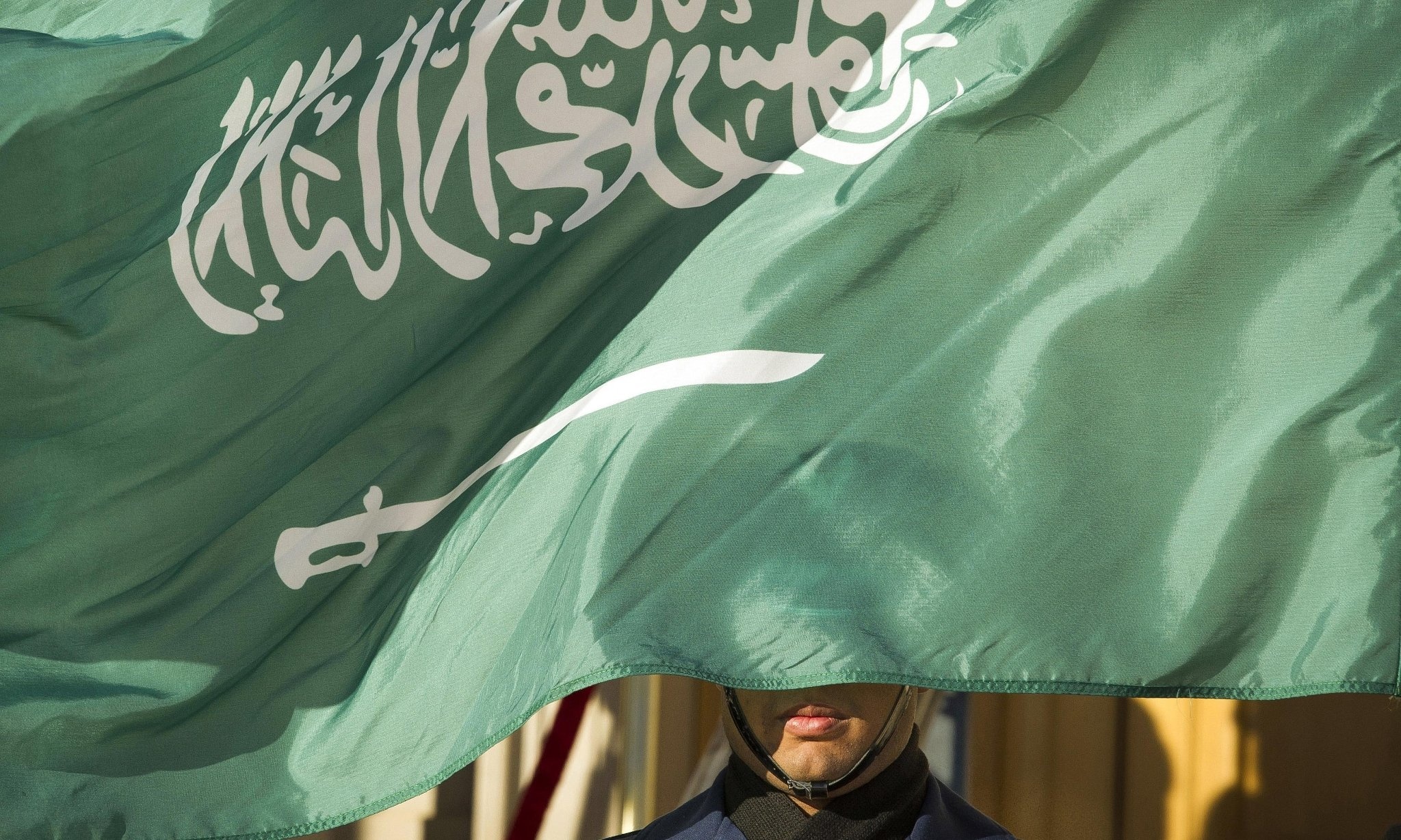 Saudi Arabia gay phan no vi hanh quyet thanh nien 'noi loan' hinh anh