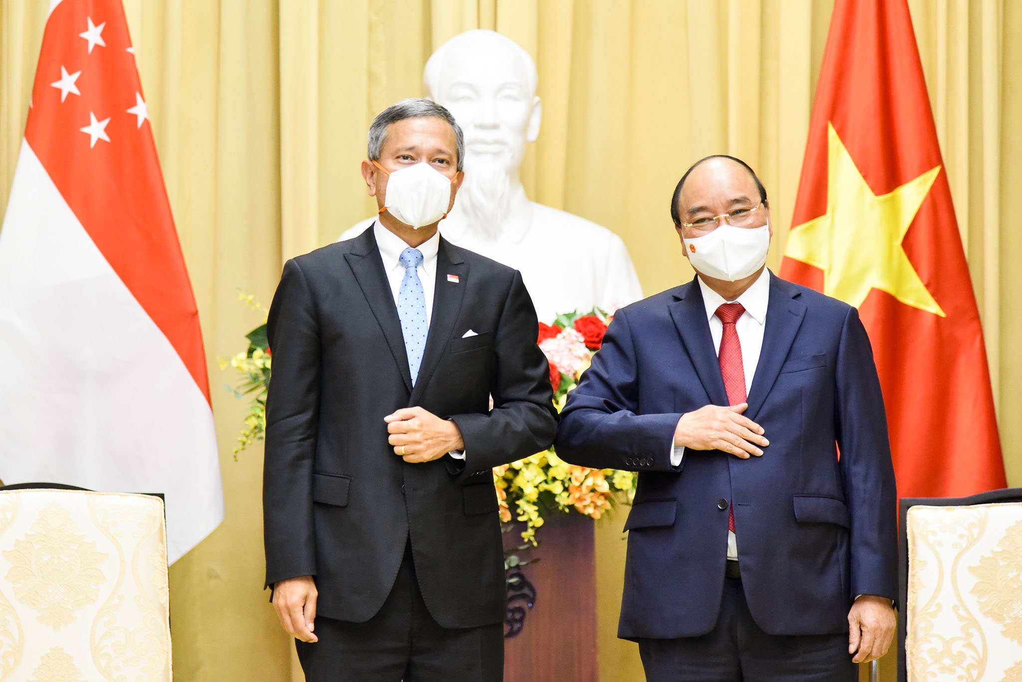 Chu tich nuoc tiep ngoai truong Singapore anh 1