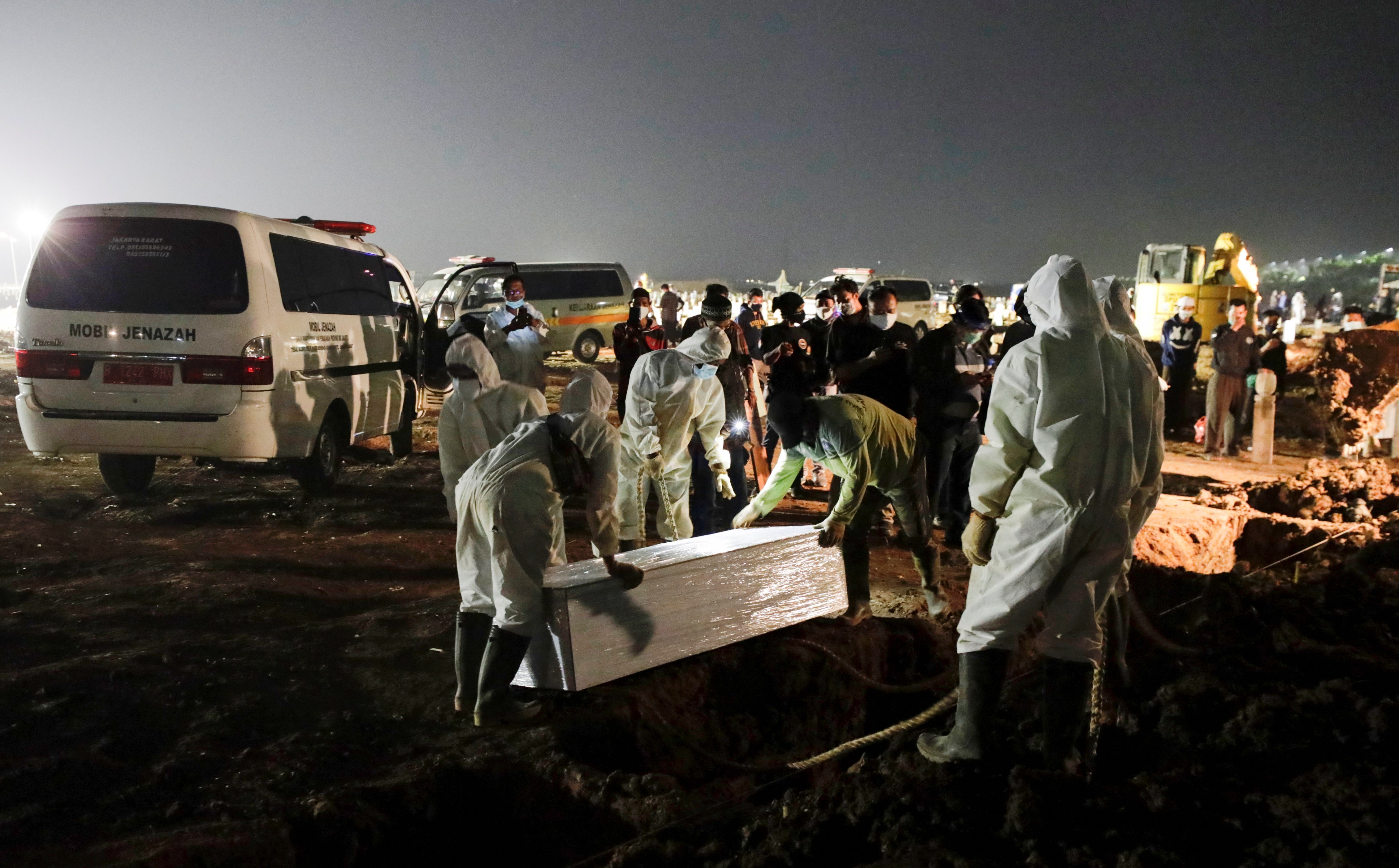 Covid-19 Indonesia anh 12