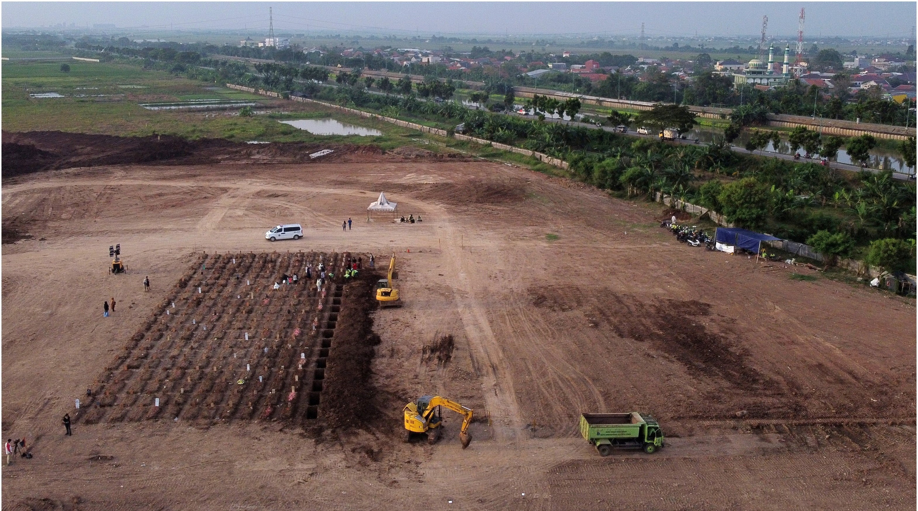 Covid-19 Indonesia anh 1