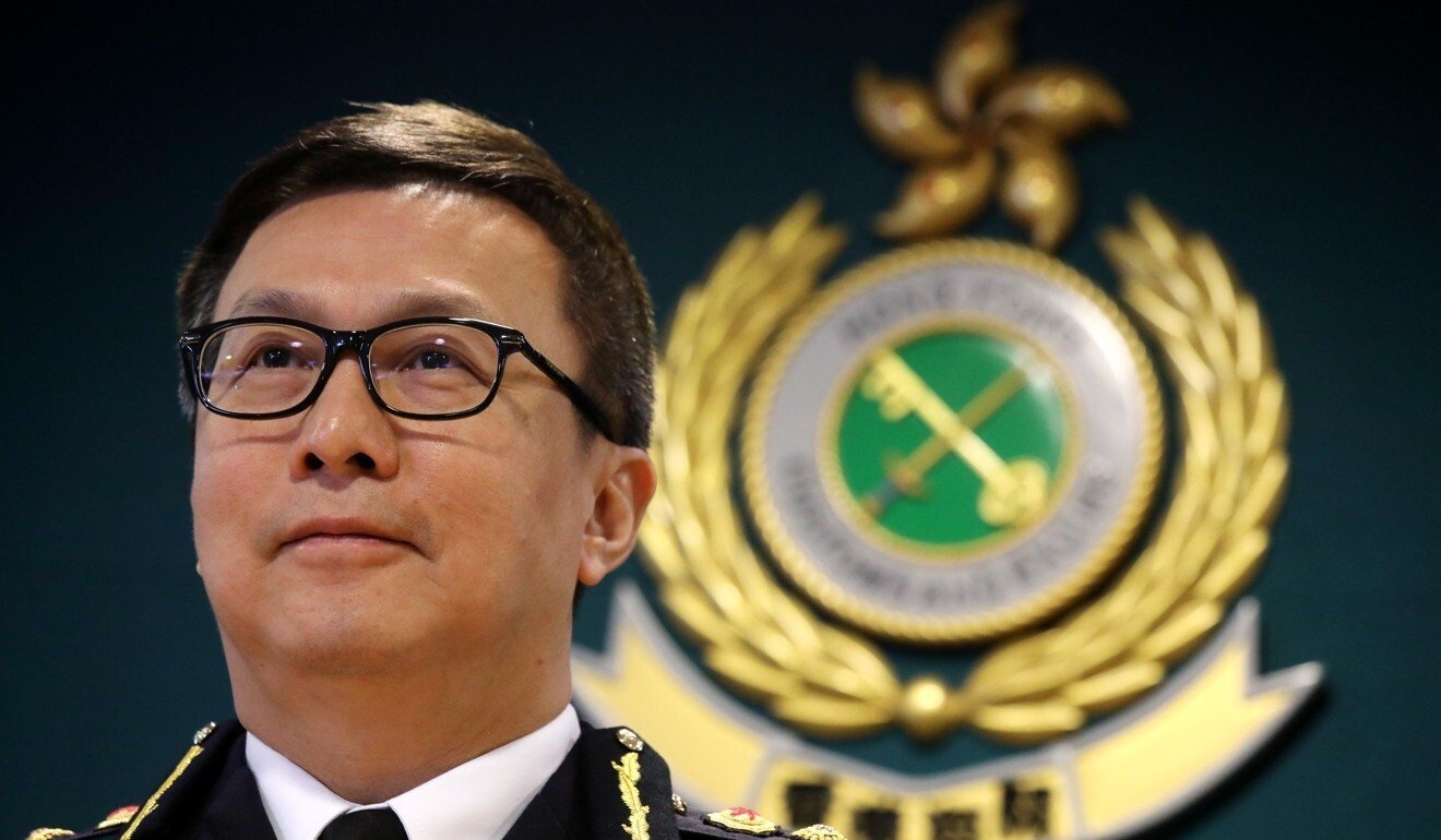 Quan chuc Hong Kong tra gia vi du tiec tai hop dem xa xi hinh anh