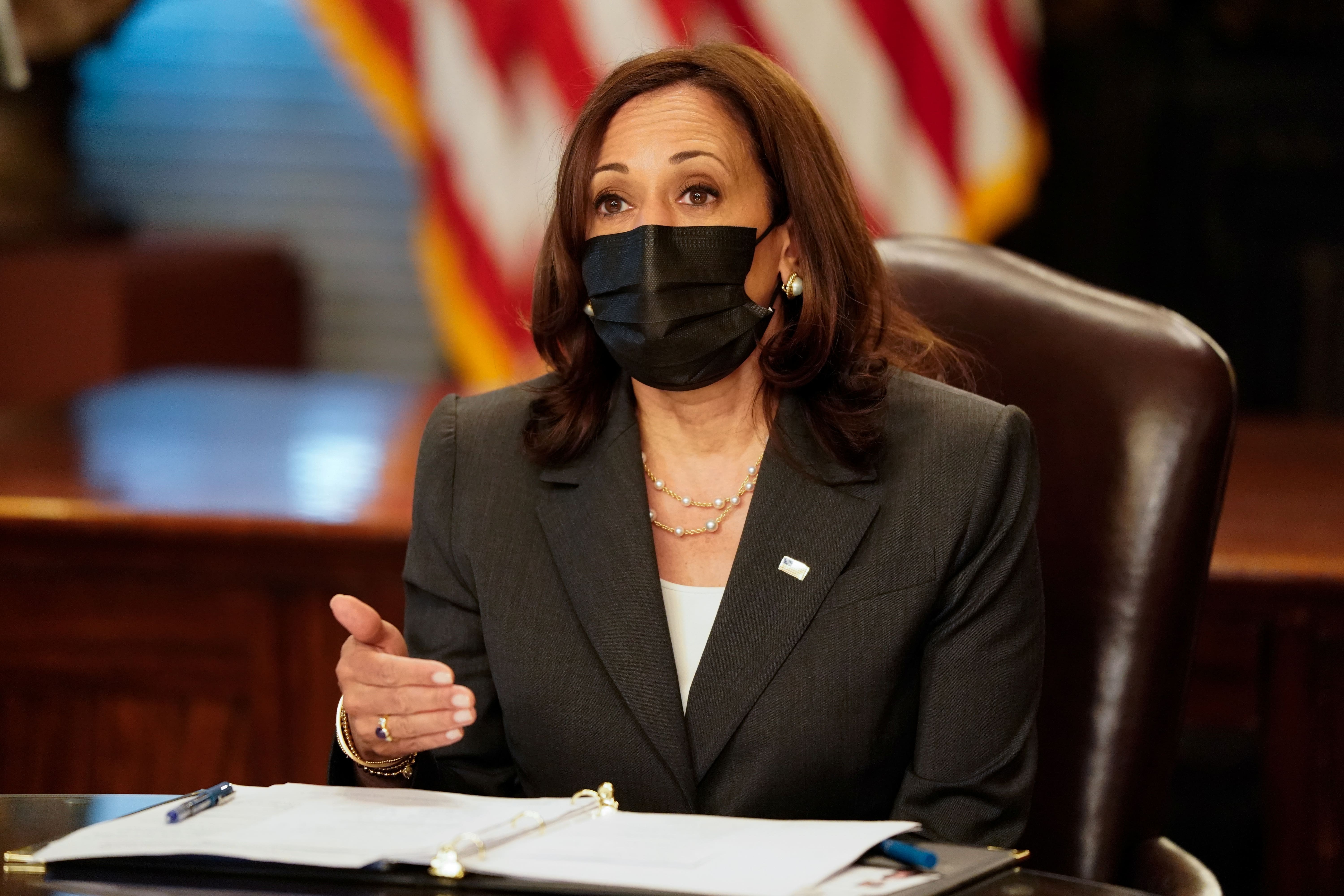 deo khau trang anh 2