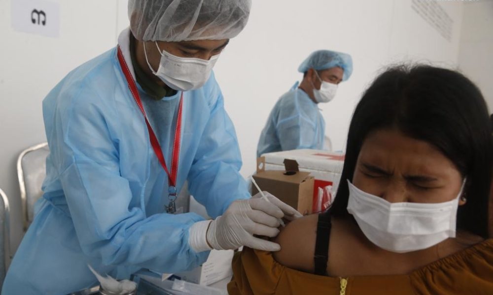 WHO: Vaccine khong phai la 'vien dan bac' cham dut dai dich hinh anh