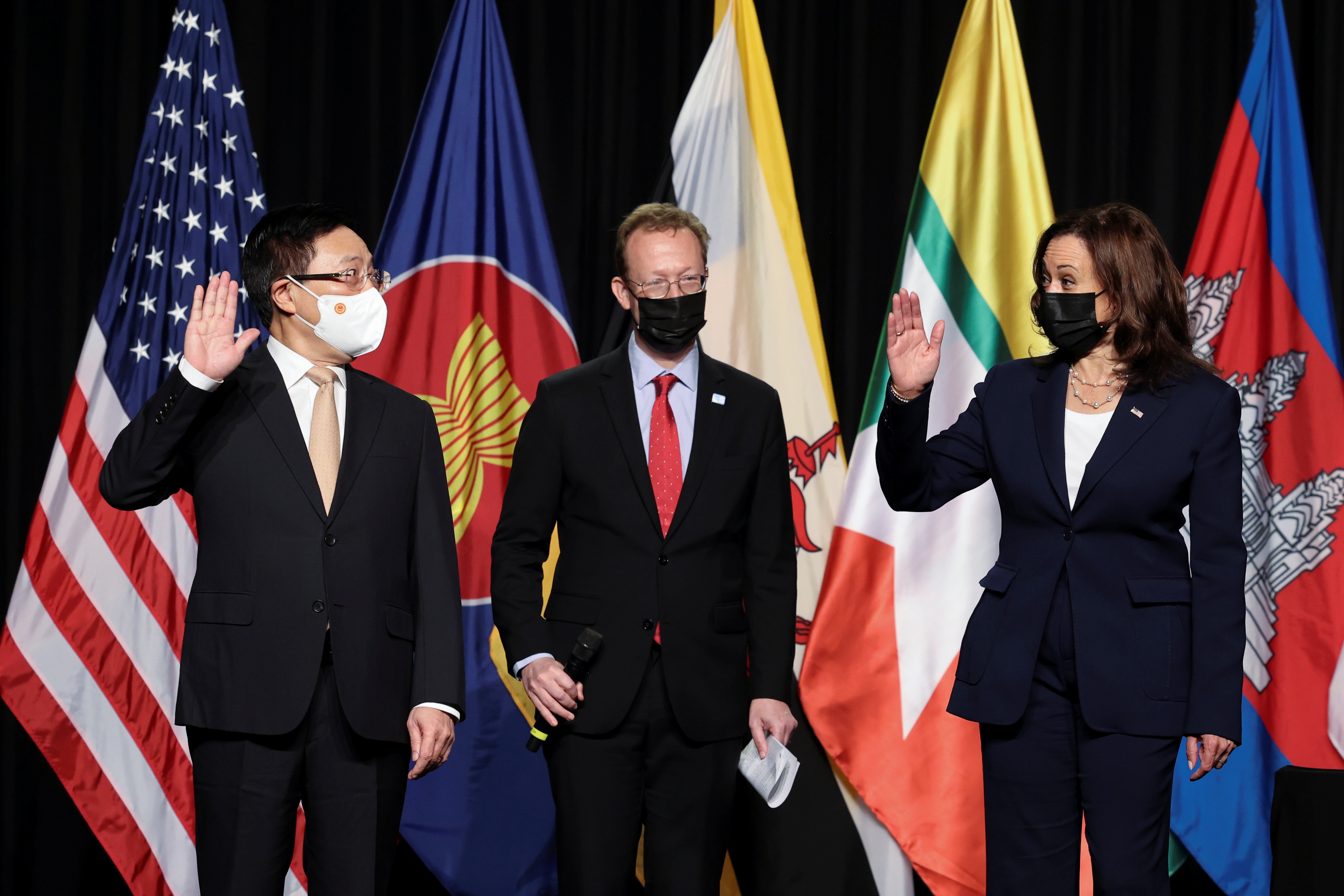 CDC My giai thich ly do dat van phong khu vuc tai Viet Nam hinh anh