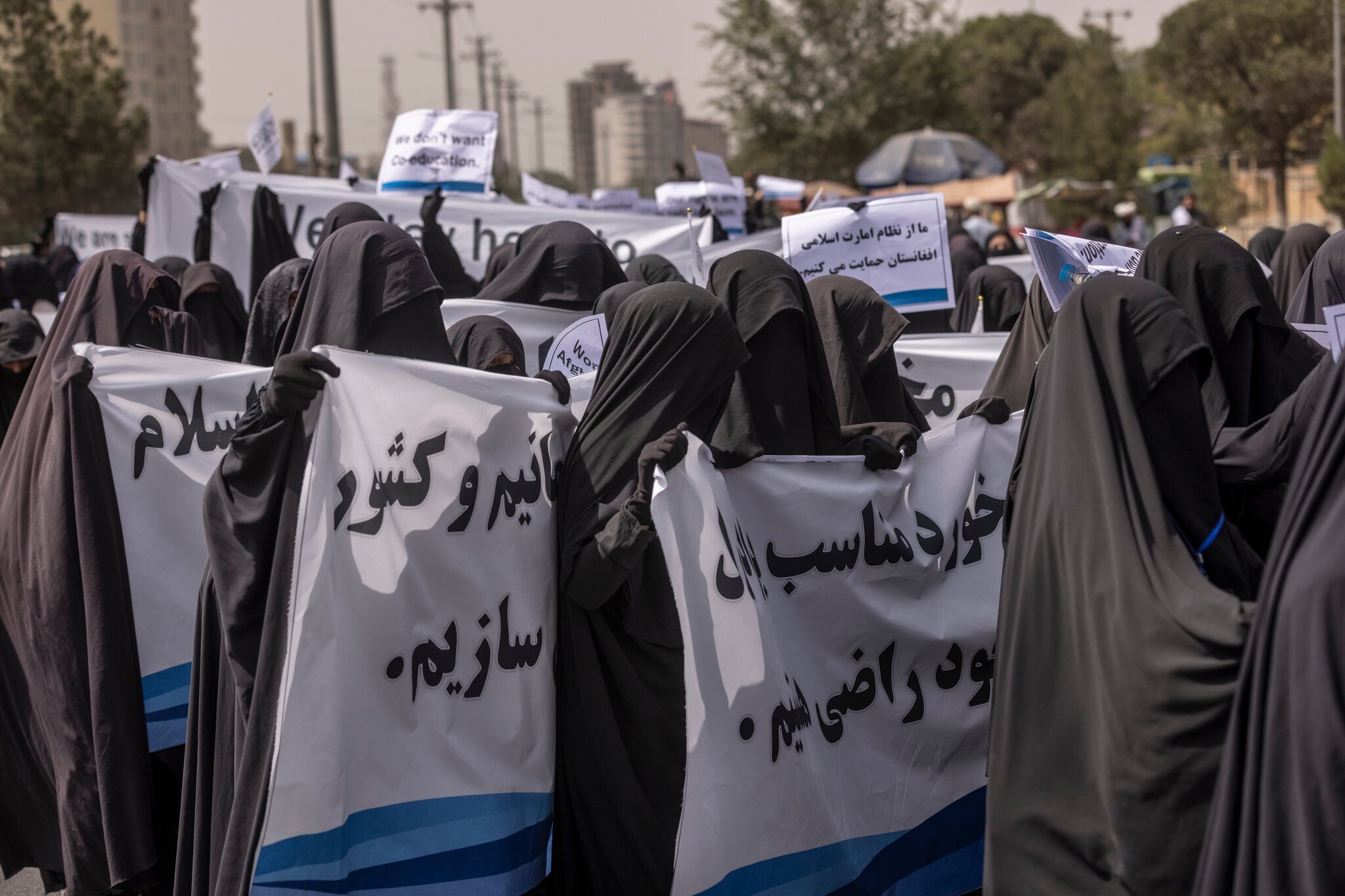Thong diep tu cuoc bieu tinh ao choang den o Kabul hinh anh