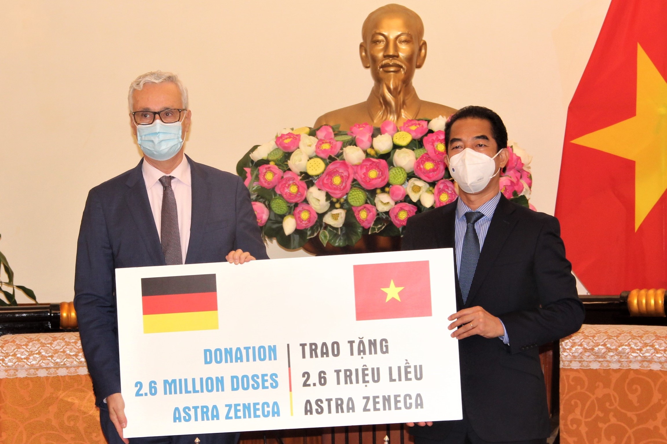 2,6 trieu lieu vaccine do Duc vien tro da ve toi TP.HCM hinh anh