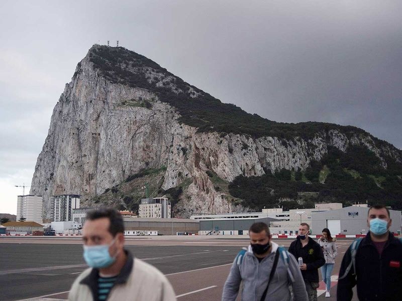 tiem vaccine Covid-19 anh 3