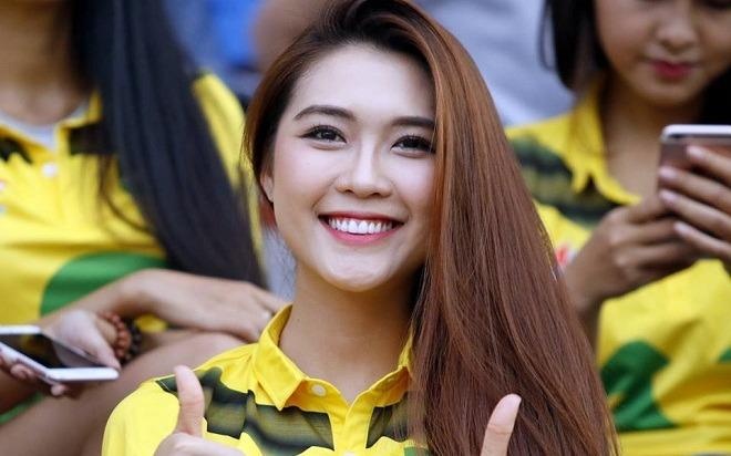 Fan nu Song Lam Nghe An du thi Hoa hau Sac dep Chau A 2017 hinh anh