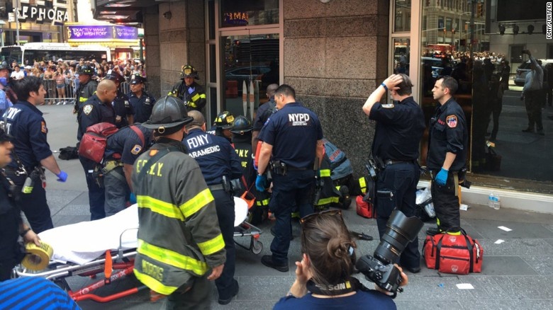 lao xe vao dam dong anh 2