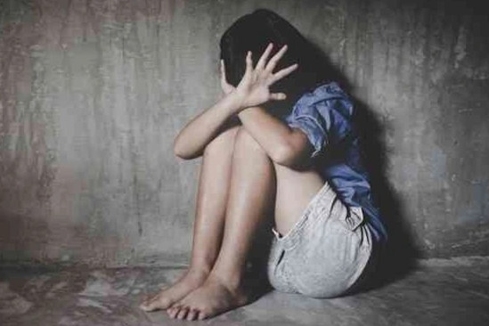 Canh sat Tay Ban Nha loay hoay voi nan buon no le tinh duc hinh anh