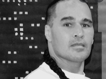 Ten cuop hang loat ngan hang o My sa luoi sau cuoc dien thoai cua vo hinh anh