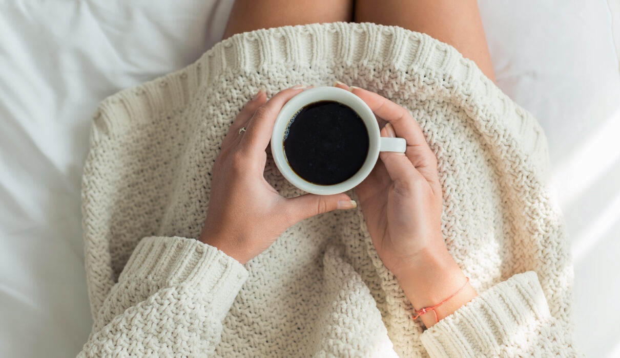 Con co the cham lon neu me hap thu nhieu caffeine trong thai ky hinh anh