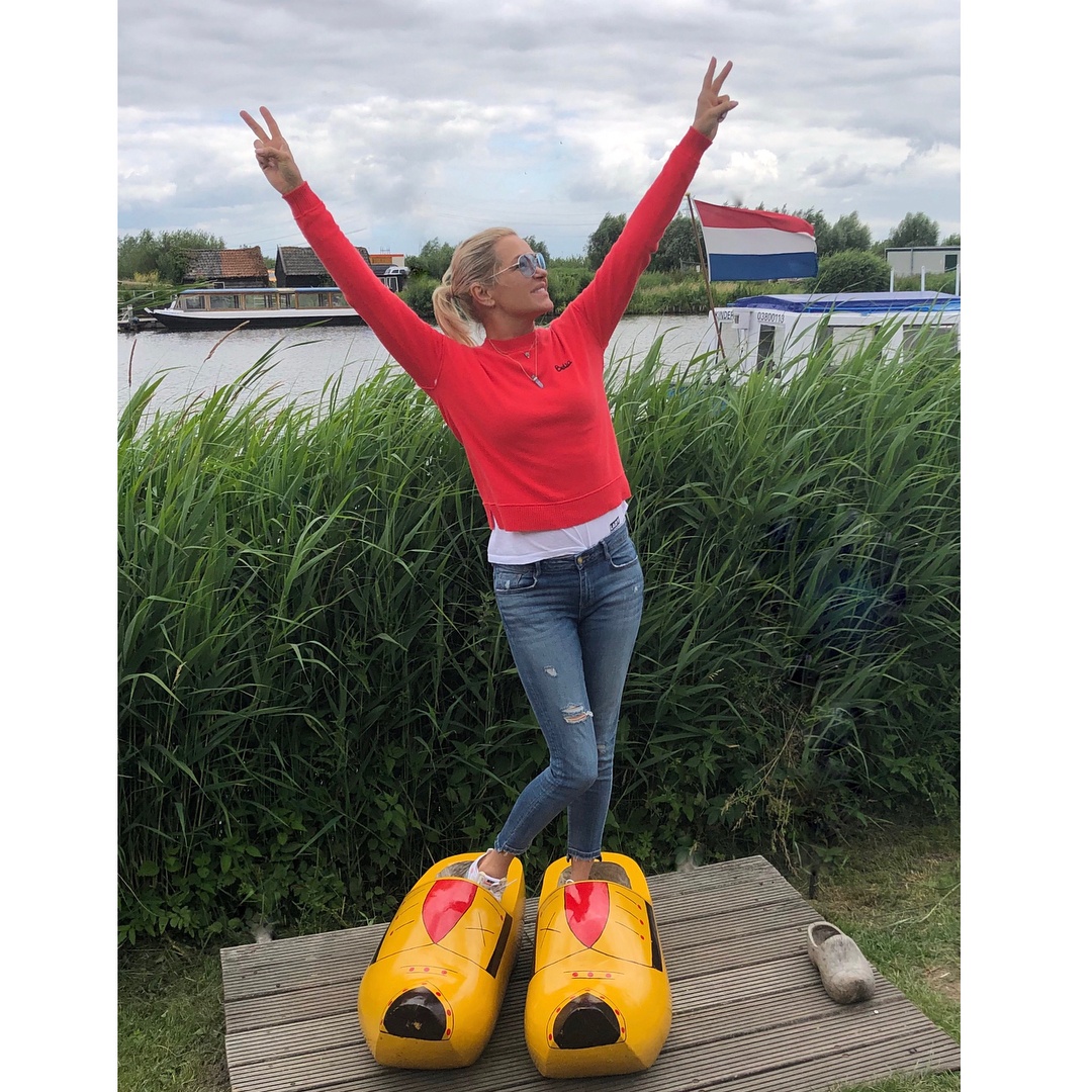 Me cua Gigi Hadid anh 8