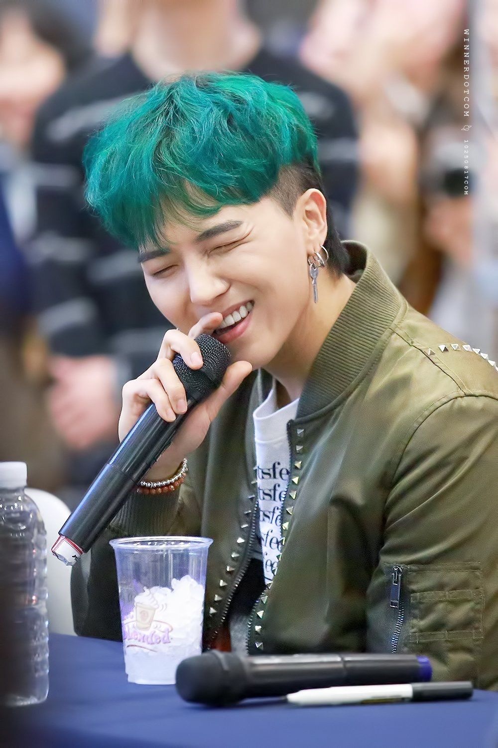 mau toc noi bat trong dip Tet anh 4