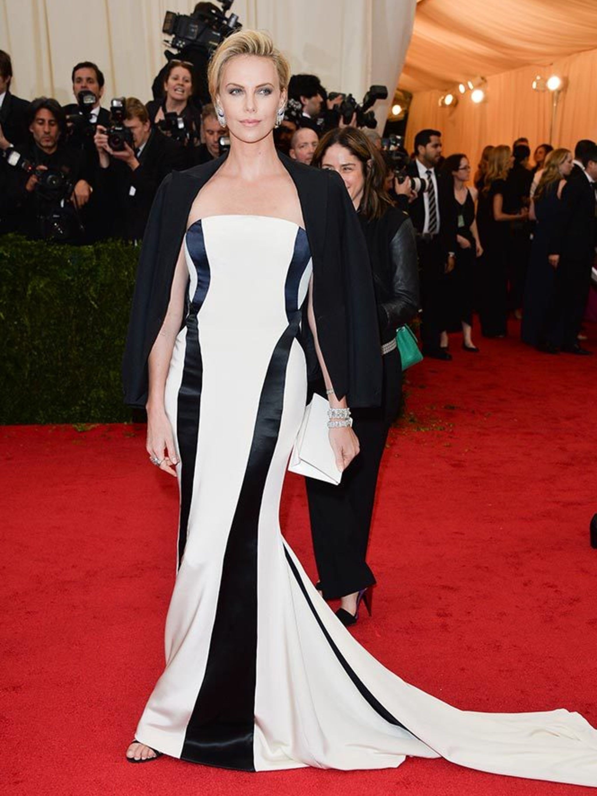 Ban gai Brad Pitt anh 5