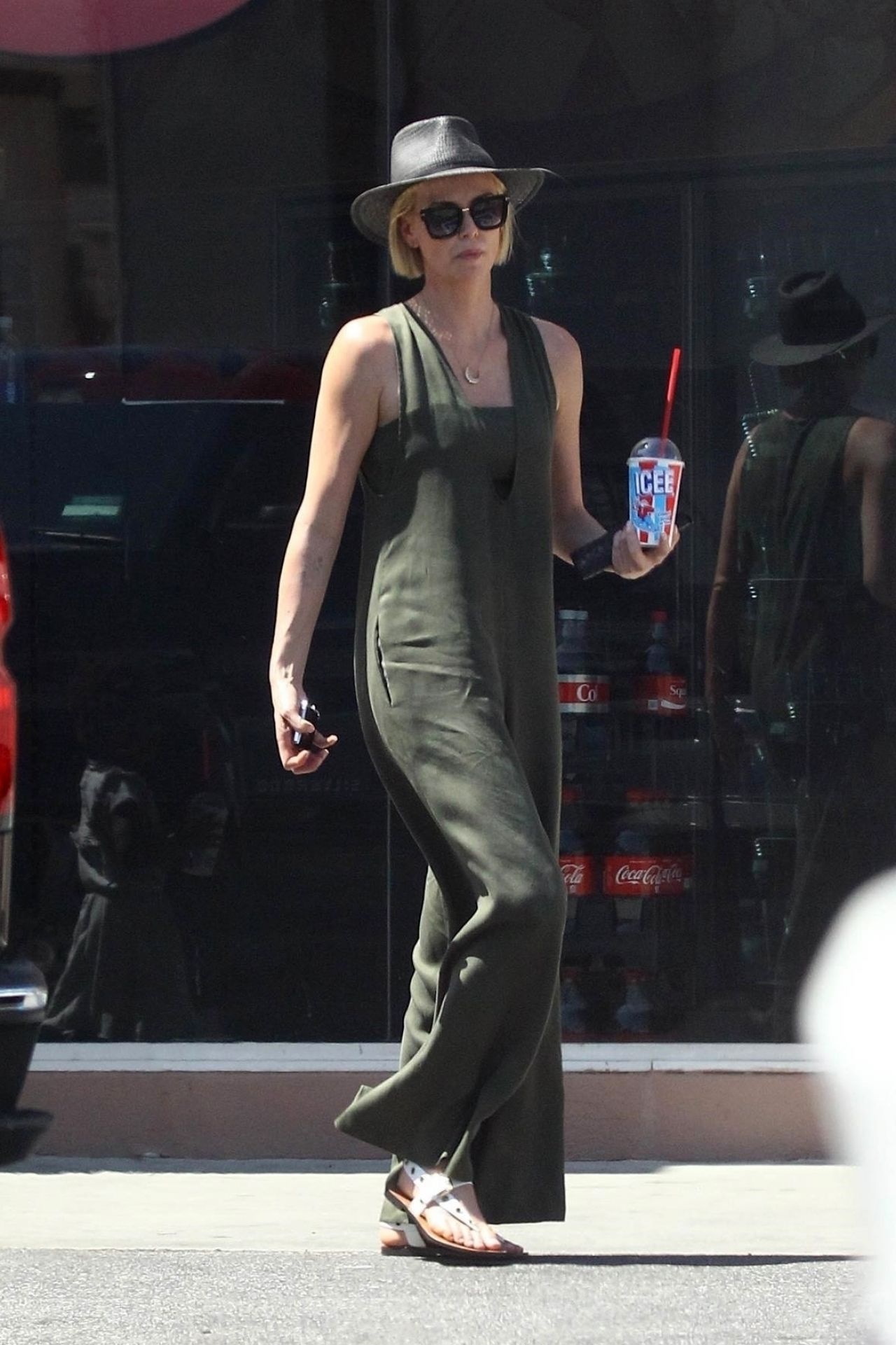 Ban gai Brad Pitt anh 13