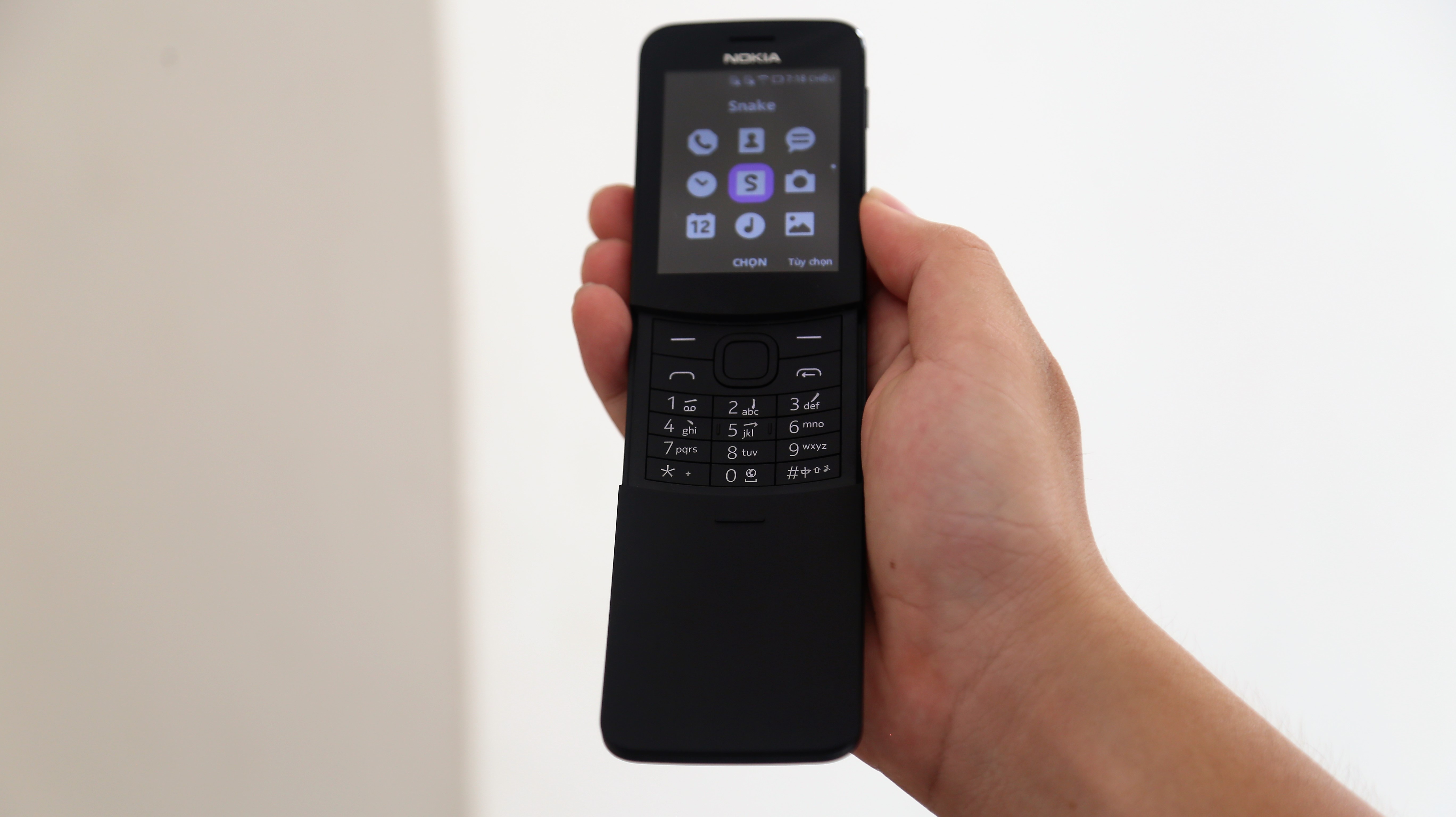 mo hop Nokia 8110 anh 4