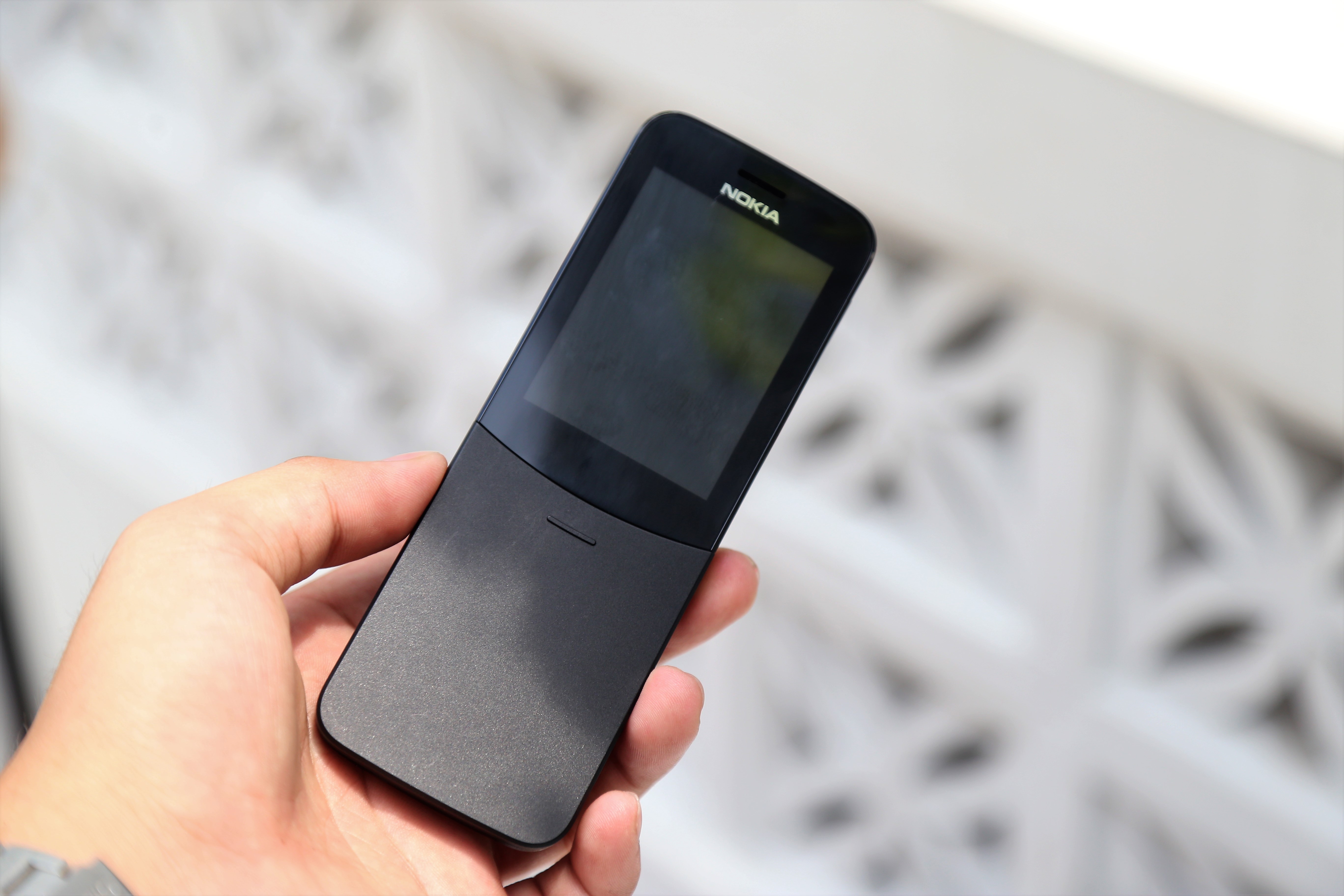 mo hop Nokia 8110 anh 7