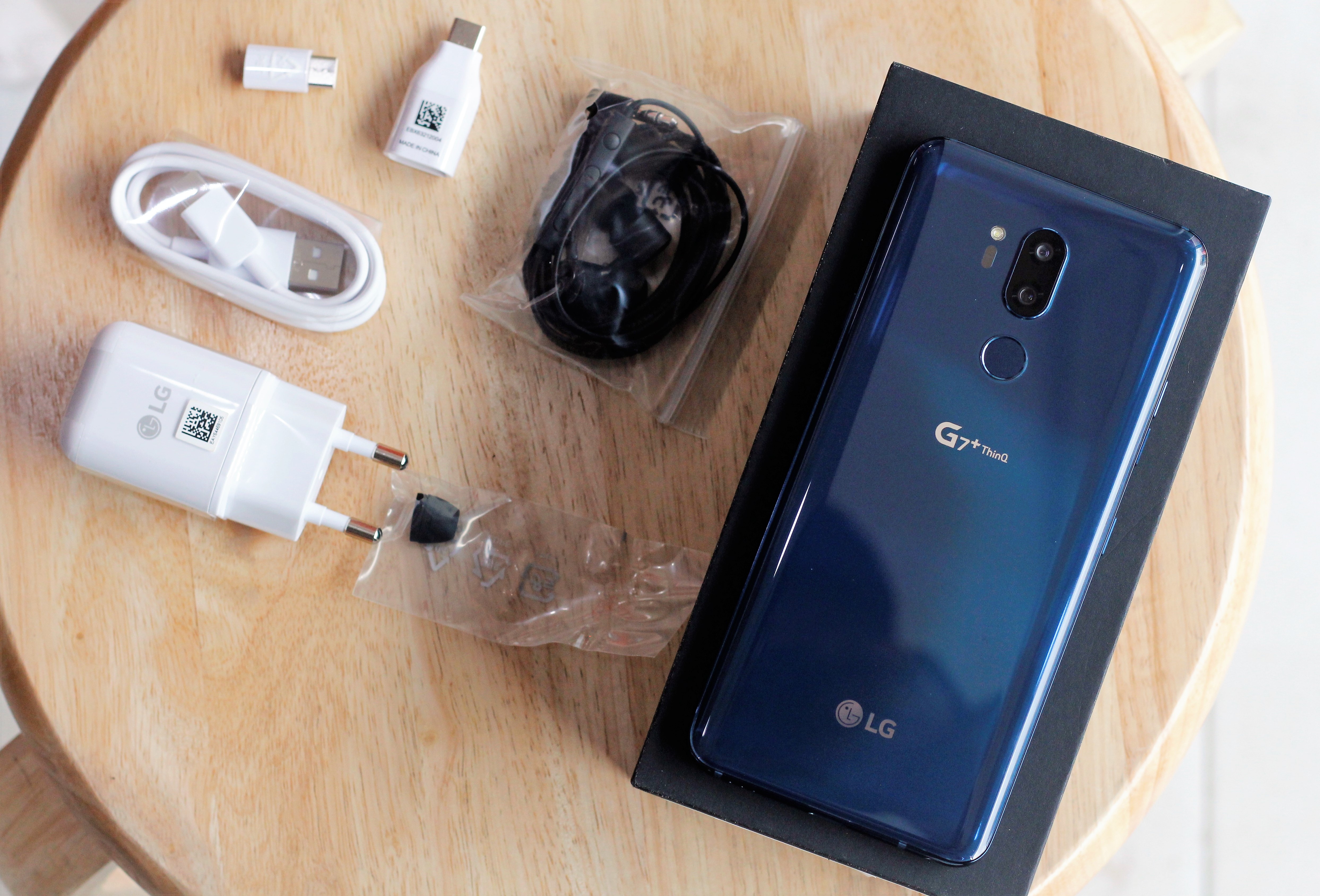 Mo hop va trai nghiem nhanh LG G7+ ThinQ anh 2