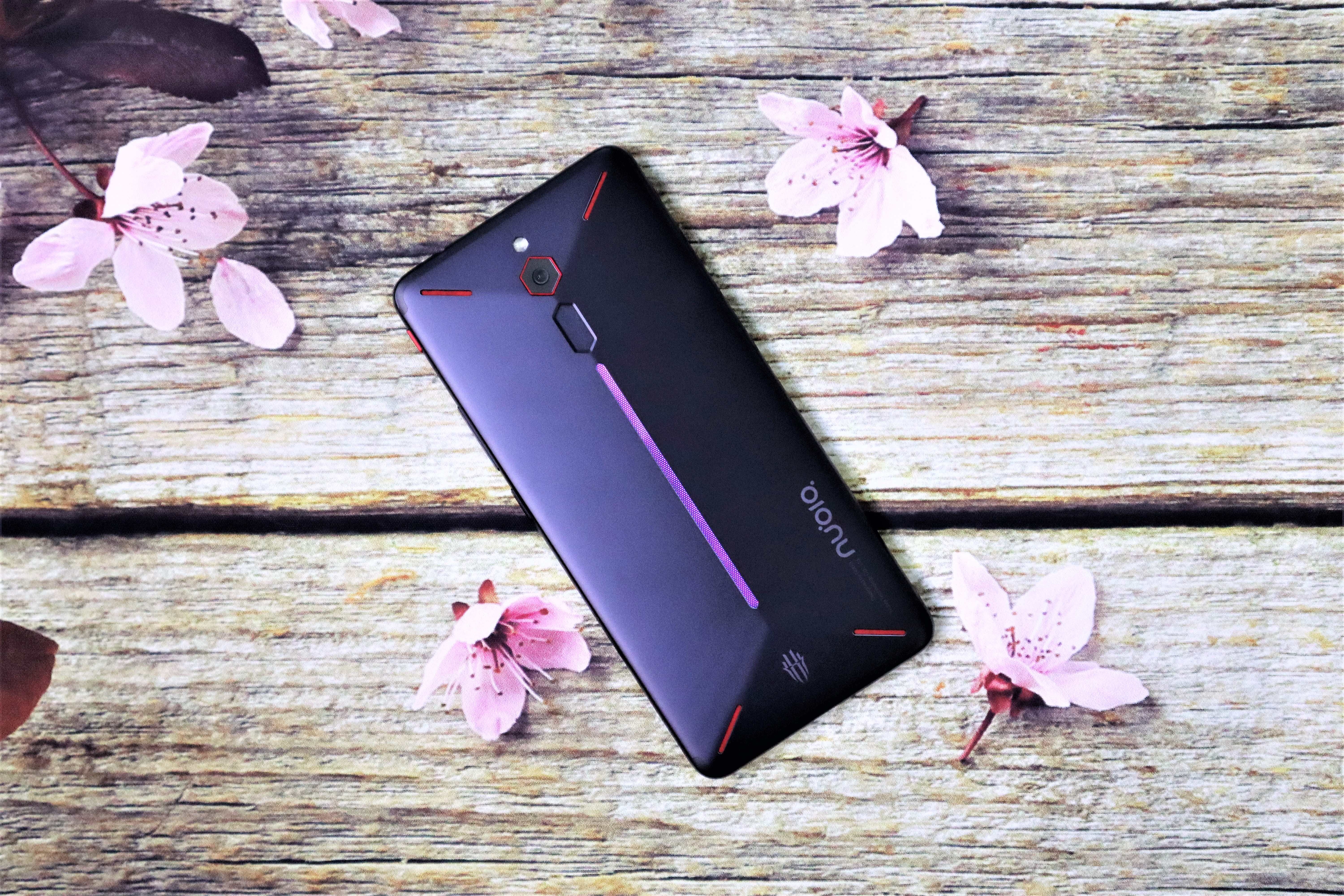 Trai nghiem Nubia Red Magic anh 1