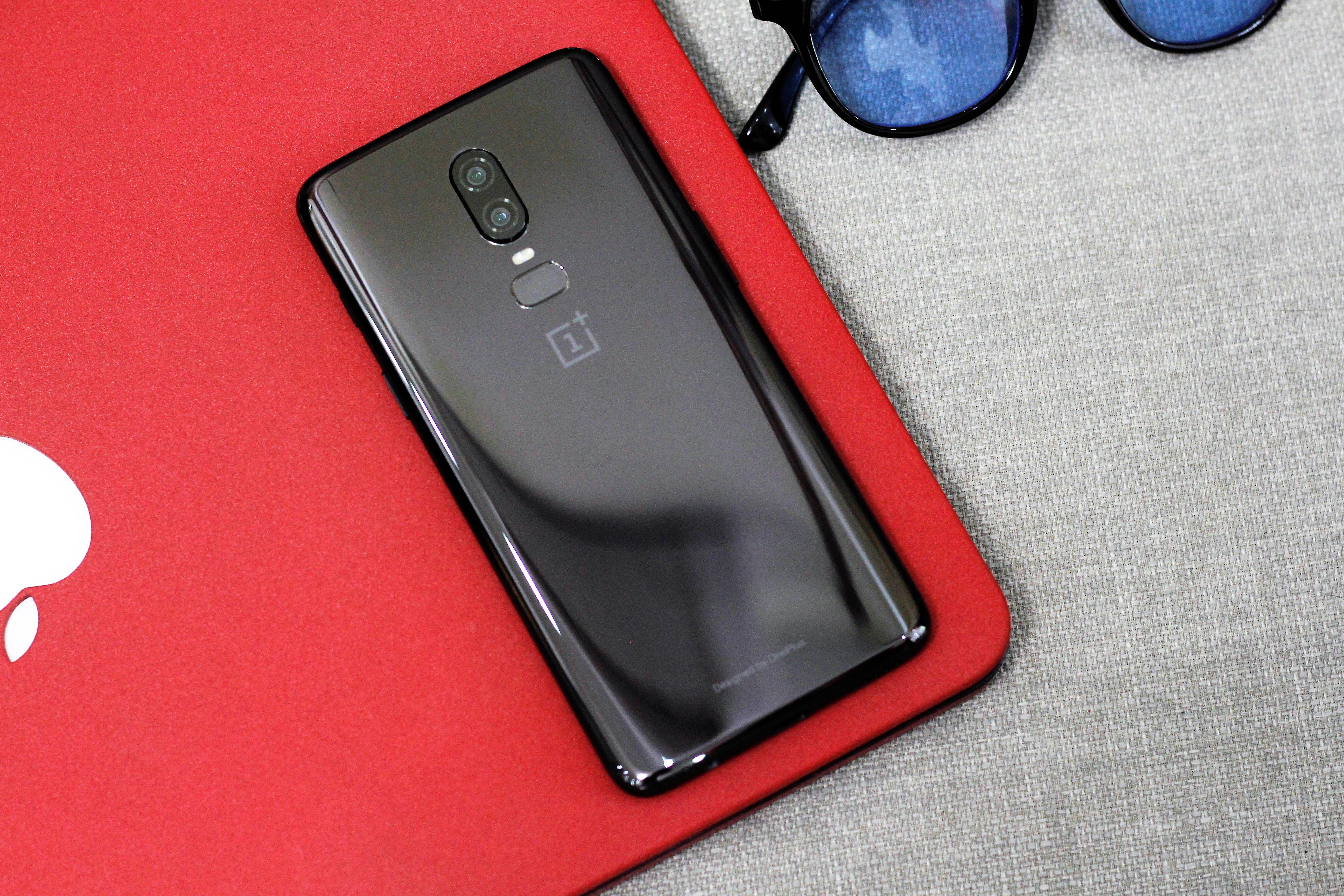 OnePlus 6 ve Viet Nam - cau hinh cao, gia 12,8 trieu dong hinh anh