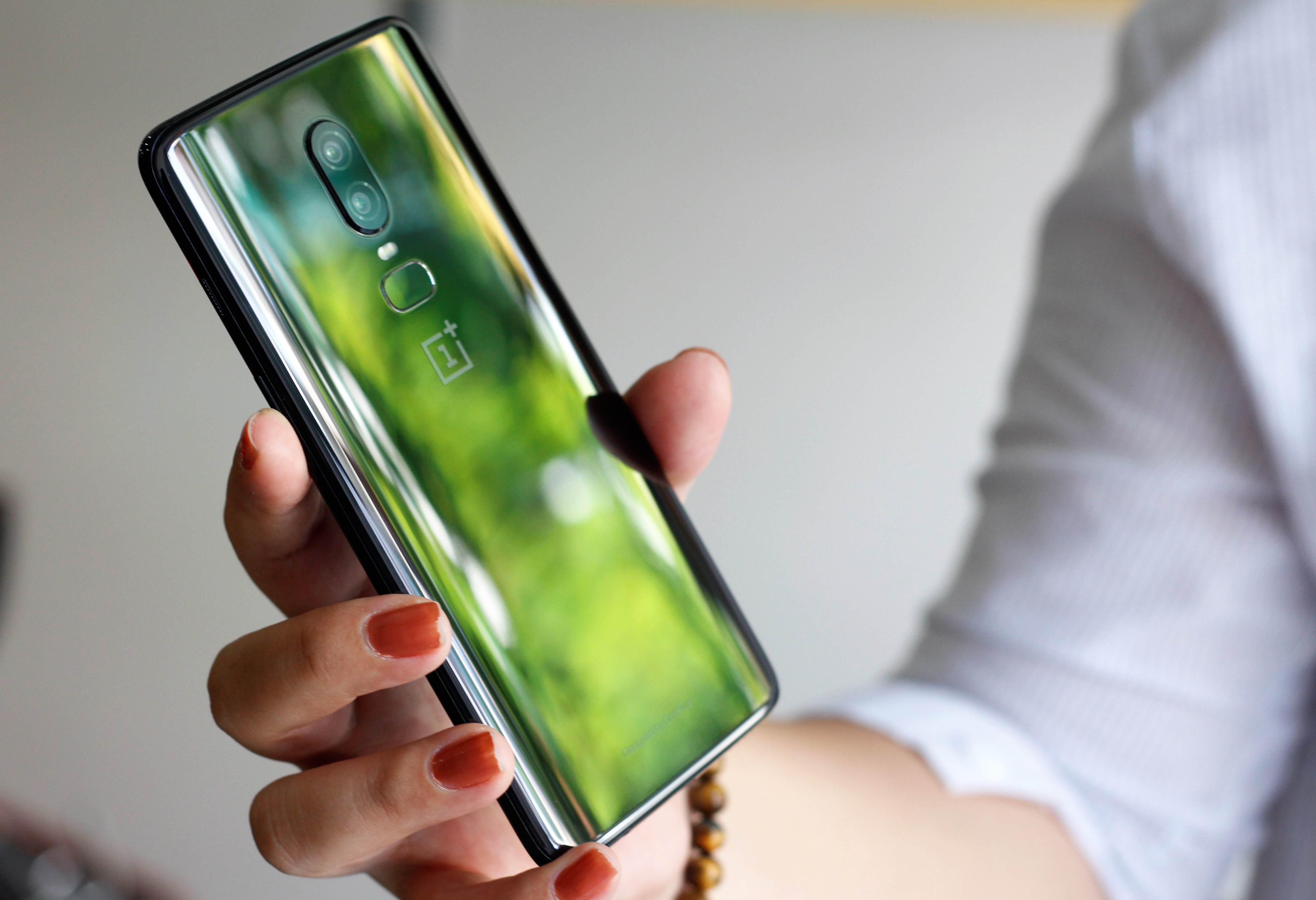 Mo hop va trai nghiem OnePlus 6 anh 11