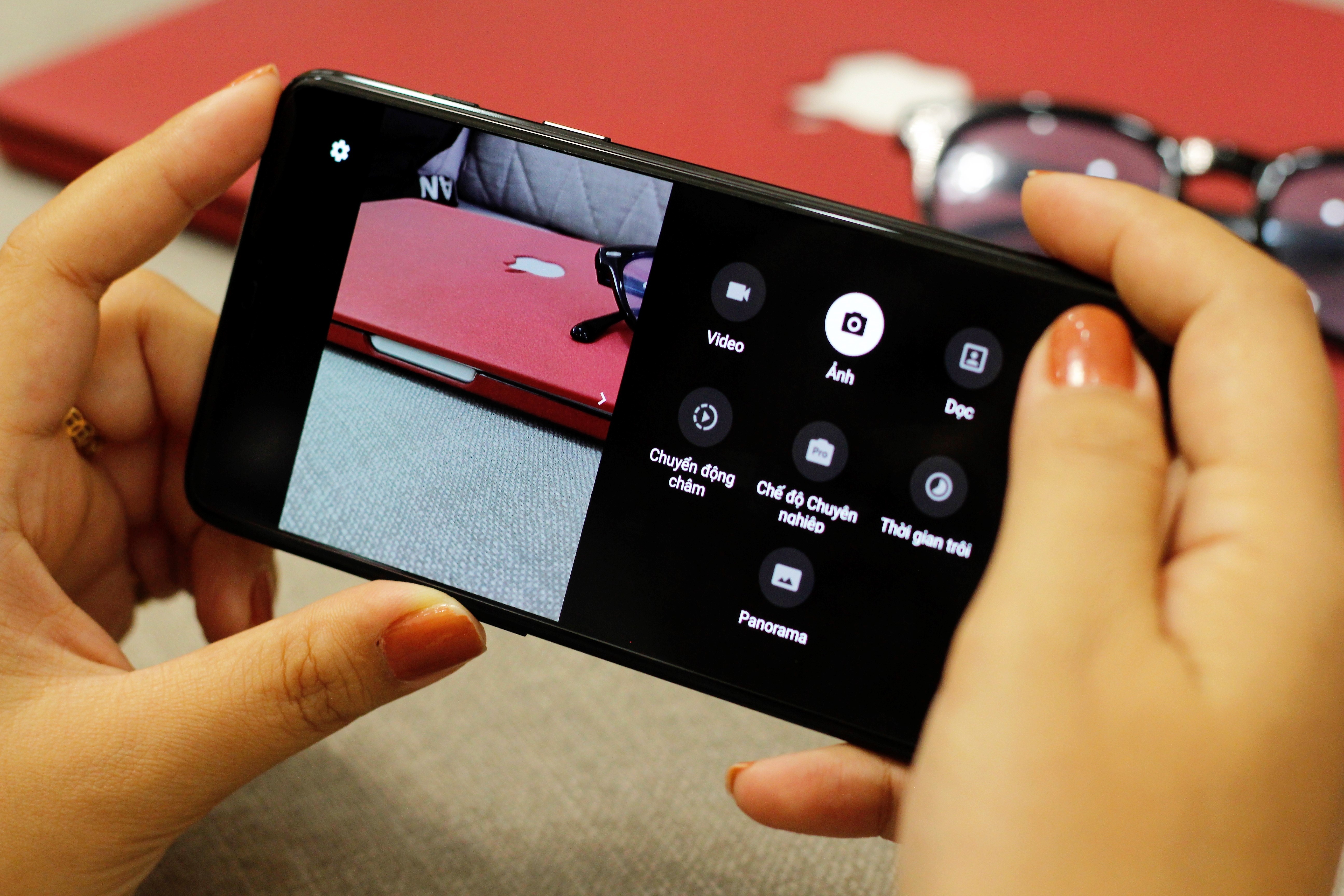 Mo hop va trai nghiem OnePlus 6 anh 10