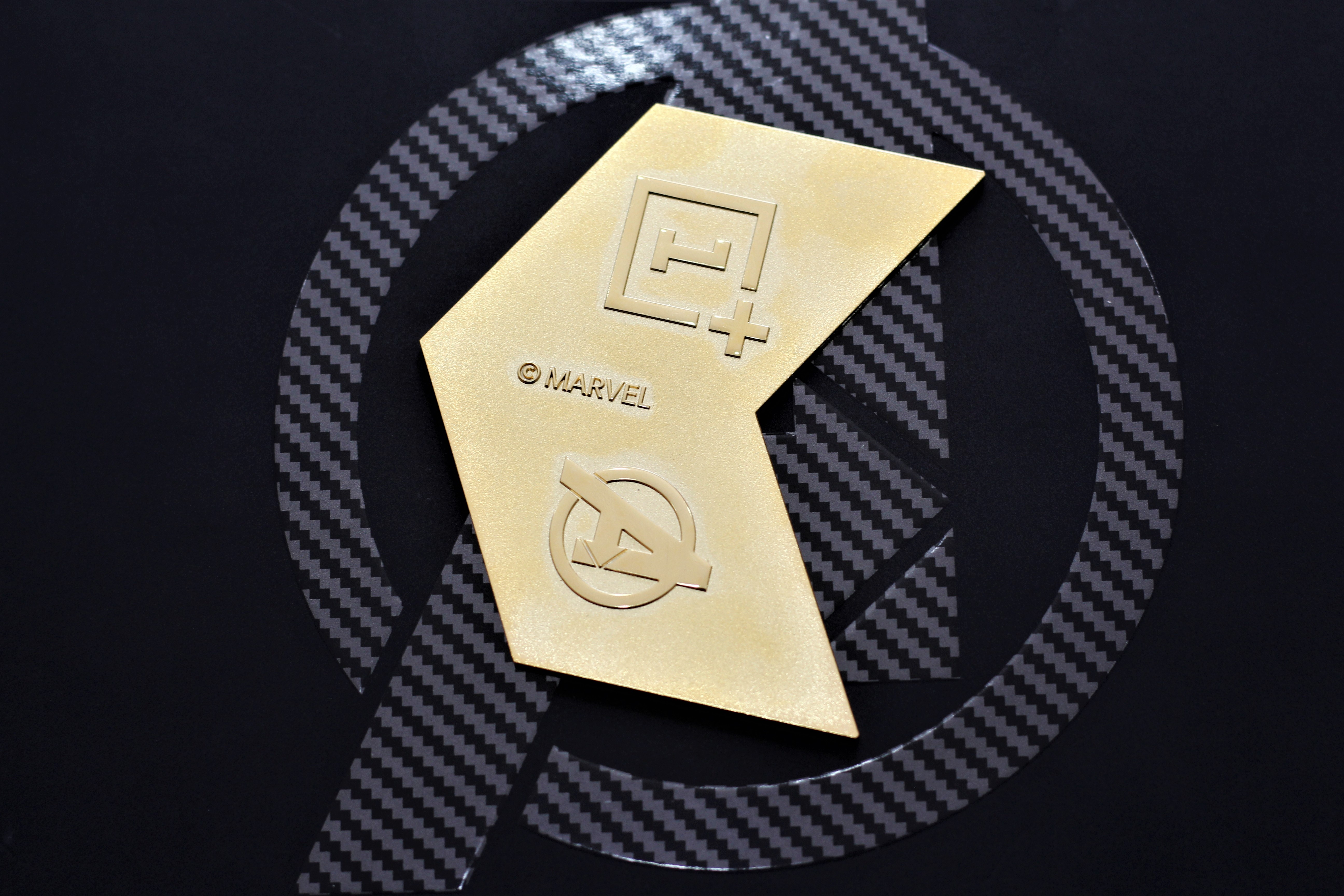 Anh OnePlus 6 phien ban Avengers anh 4