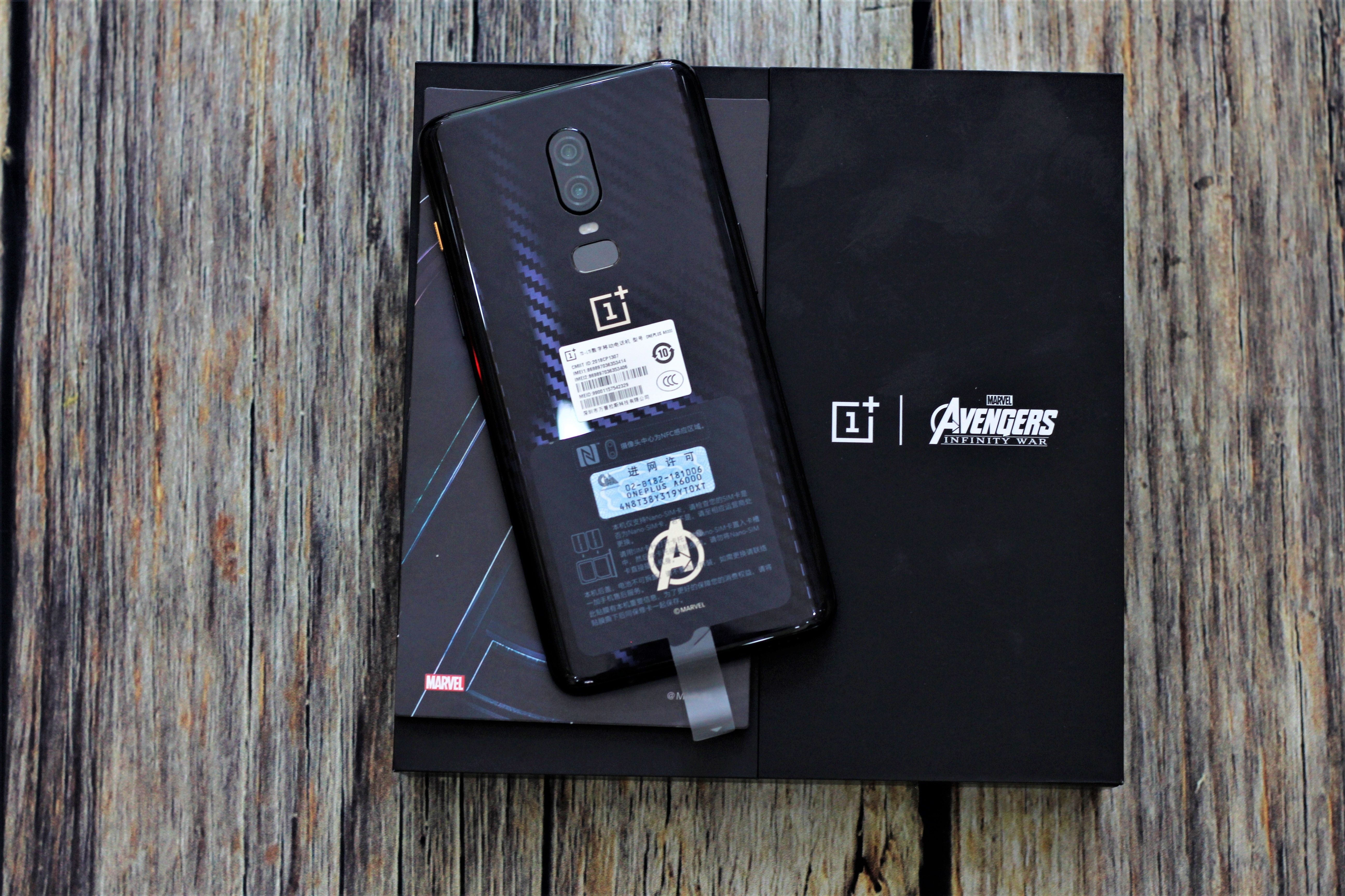 Anh OnePlus 6 phien ban Avengers anh 7