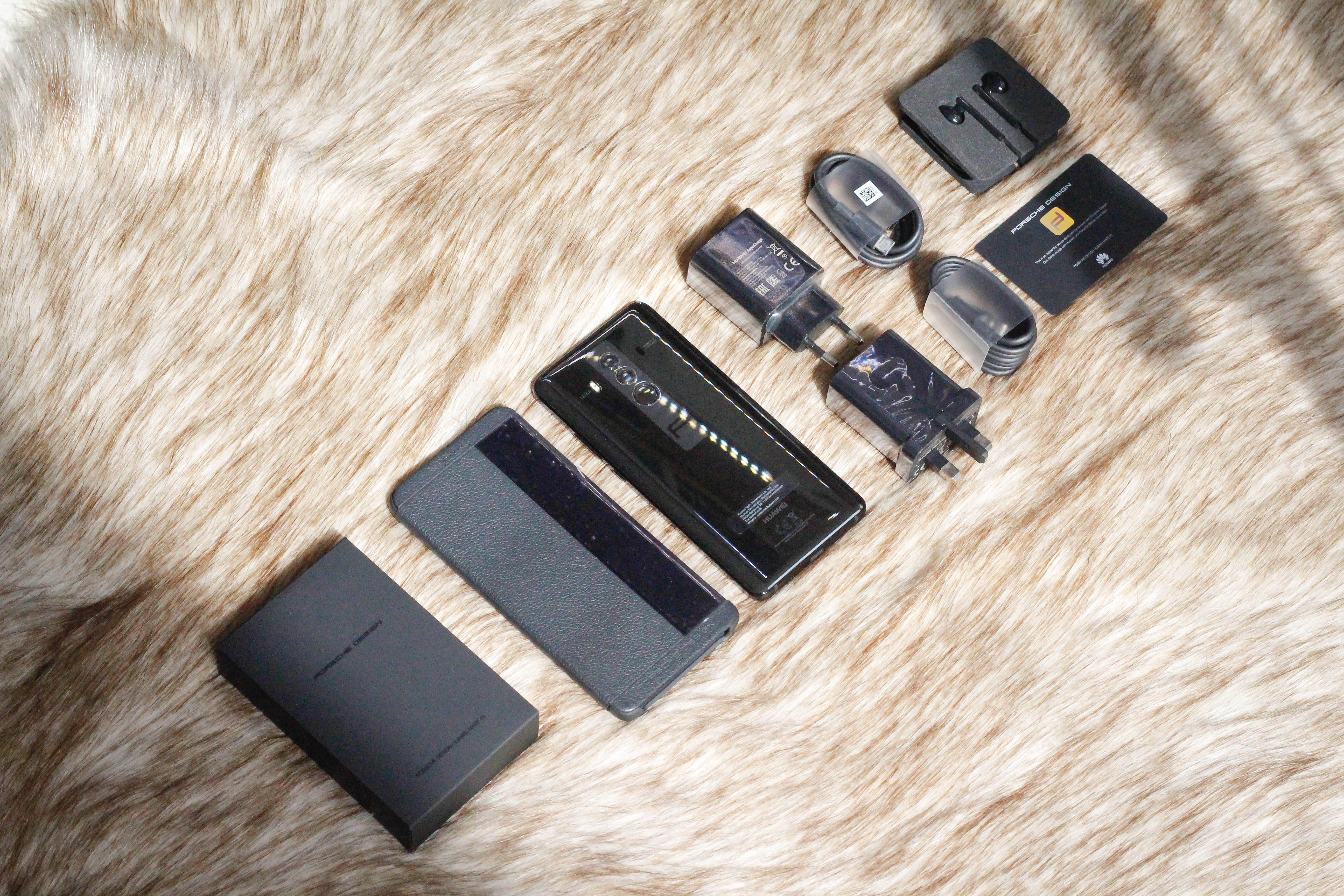 Trai nghiem Huawei Mate 10 Porsche Design anh 2