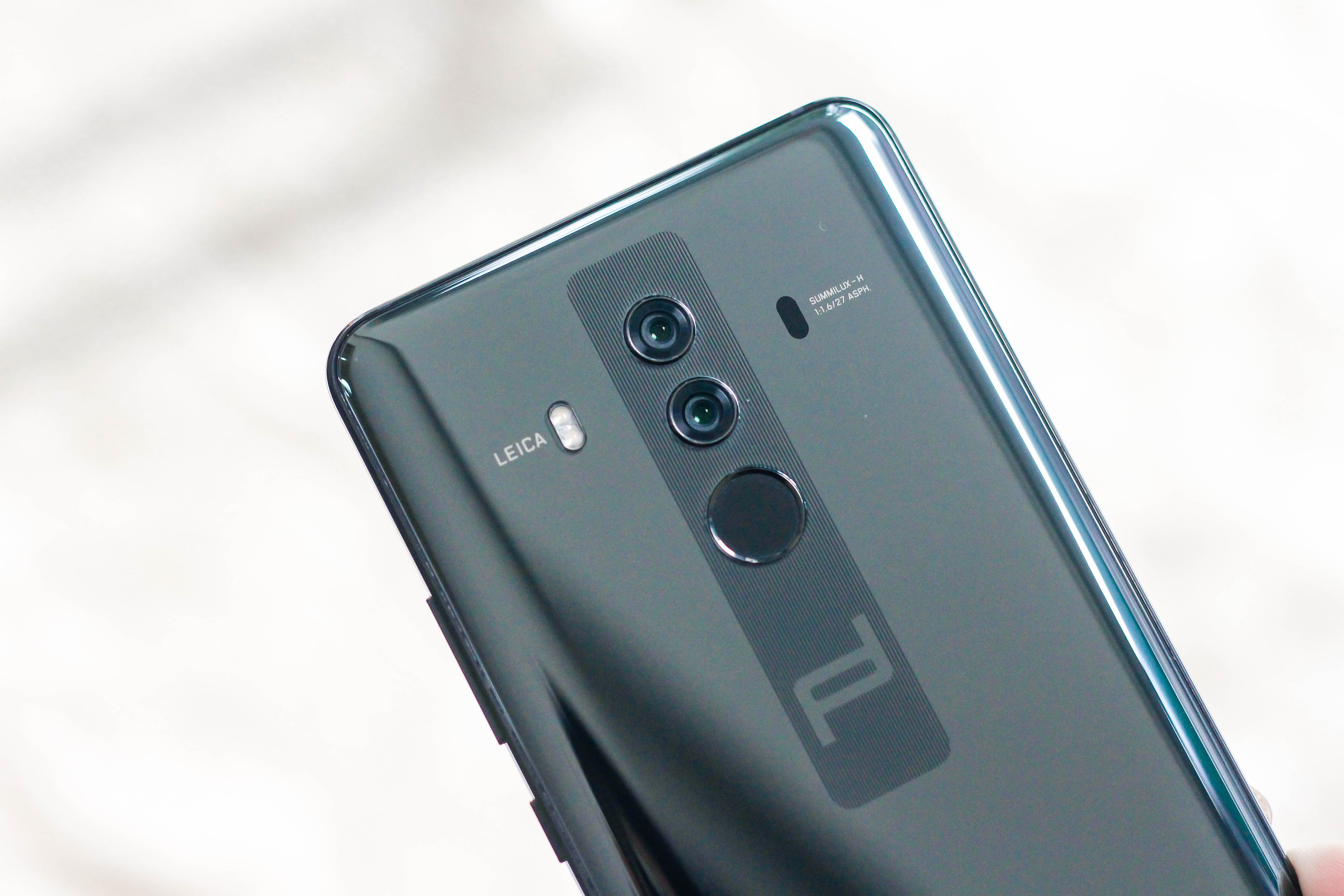 Trai nghiem Huawei Mate 10 Porsche Design anh 4