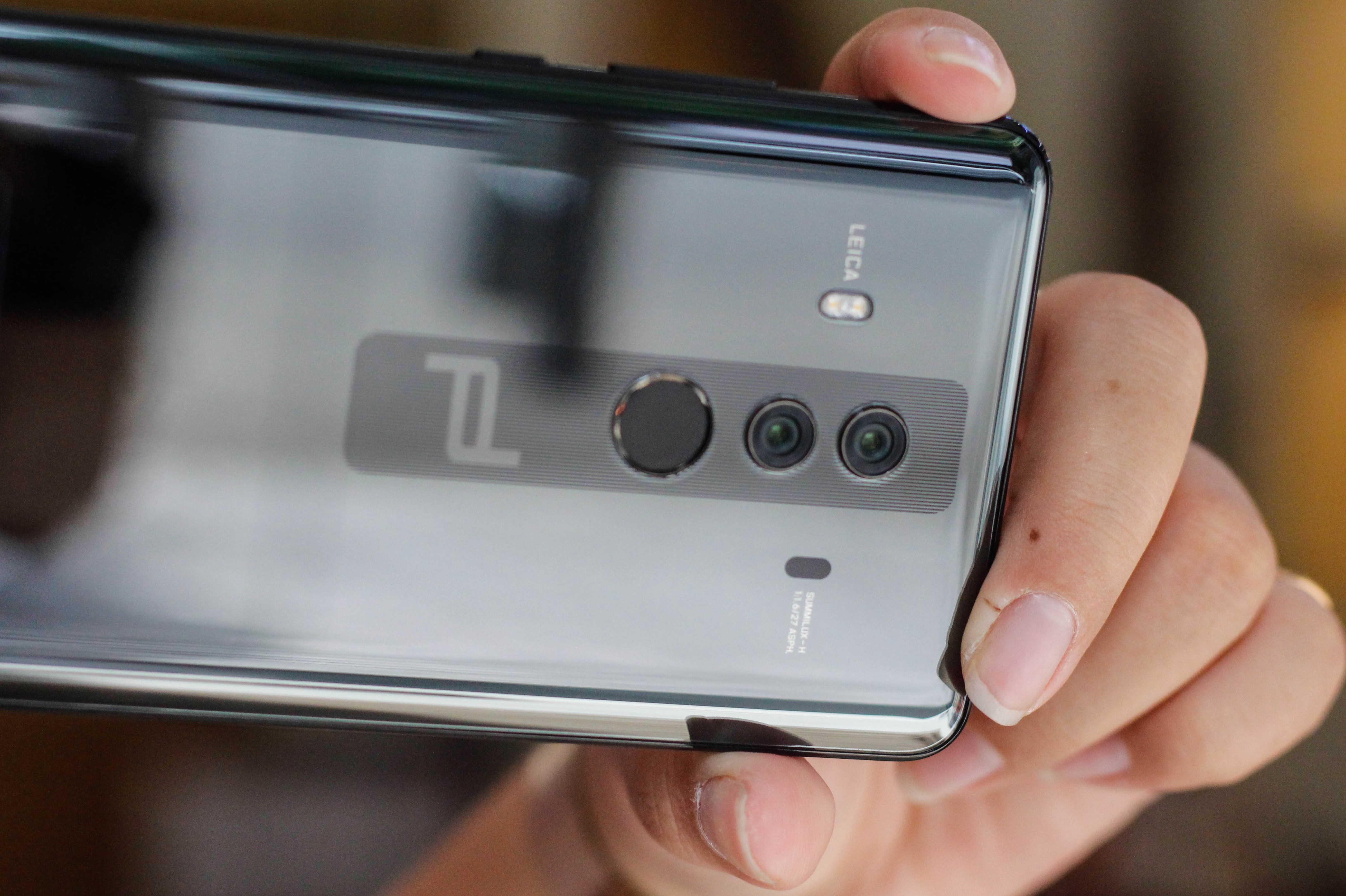 Trai nghiem Huawei Mate 10 Porsche Design anh 8