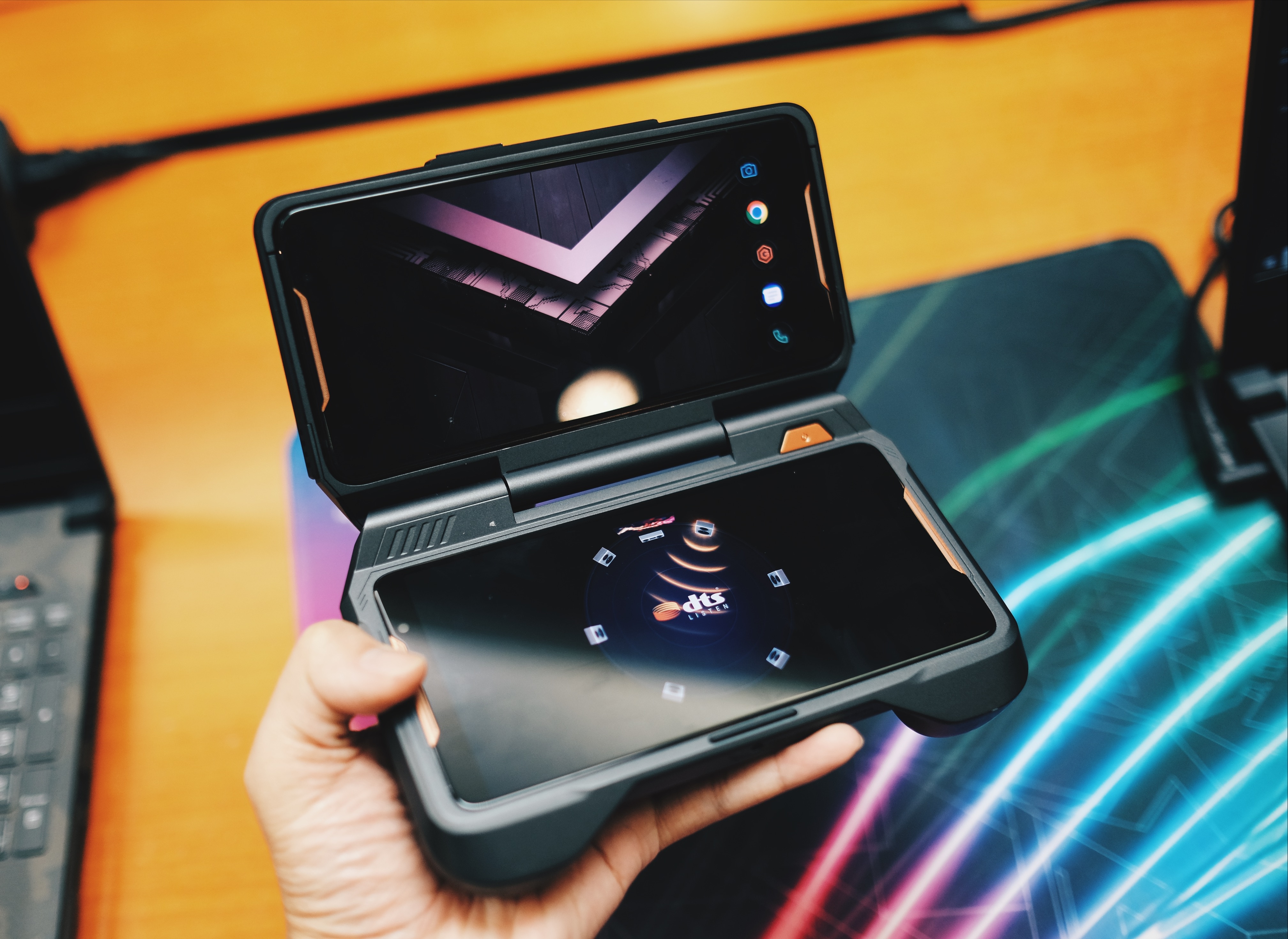 4 smartphone chuyen choi game hap dan hien nay hinh anh