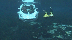 Oto the thao chay duoi nuoc gia 2 trieu USD hinh anh