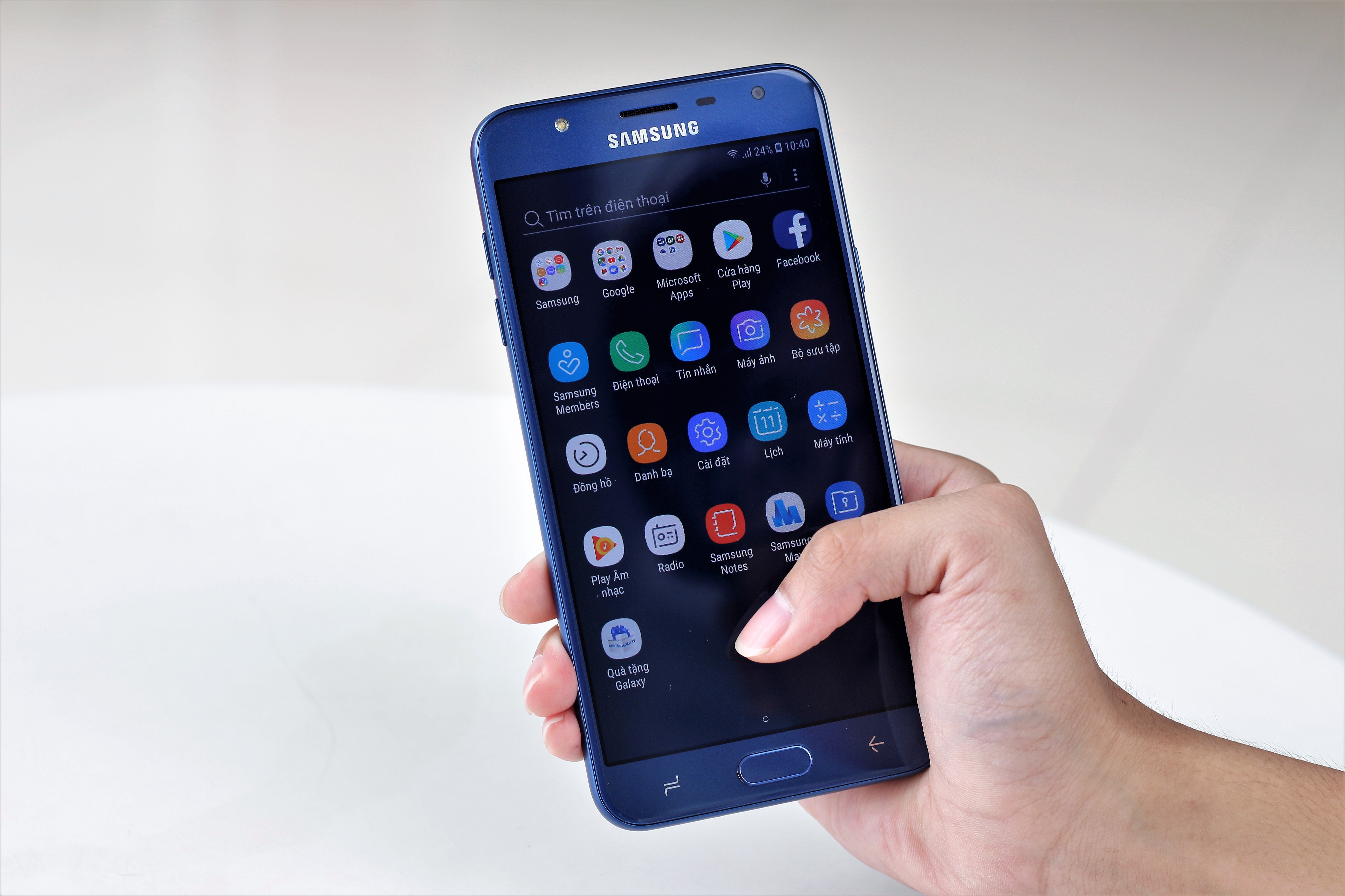 Trai nghiem nhanh Galaxy J7 Duo anh 1