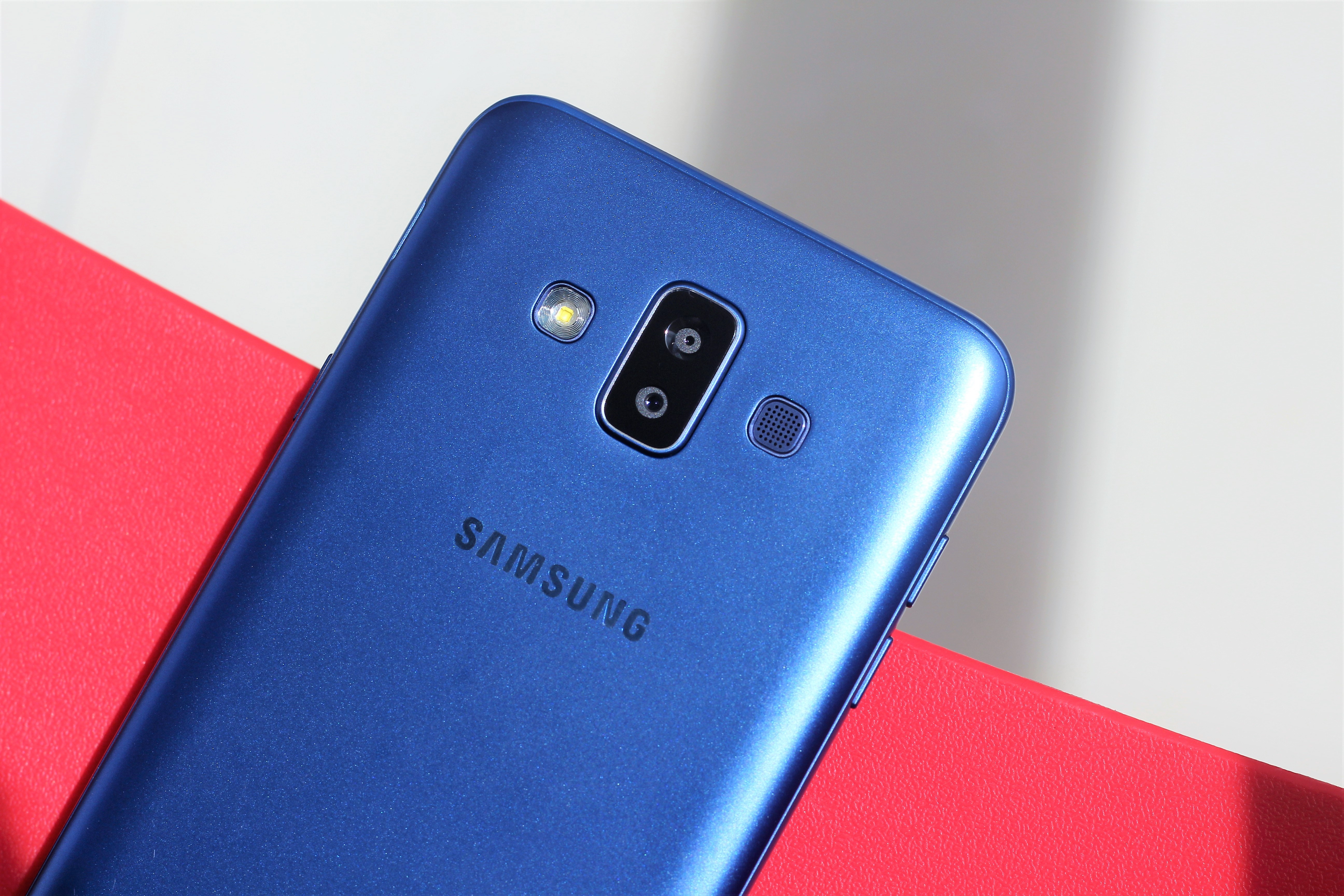 Trai nghiem Galaxy J7 Duo tai VN hinh anh