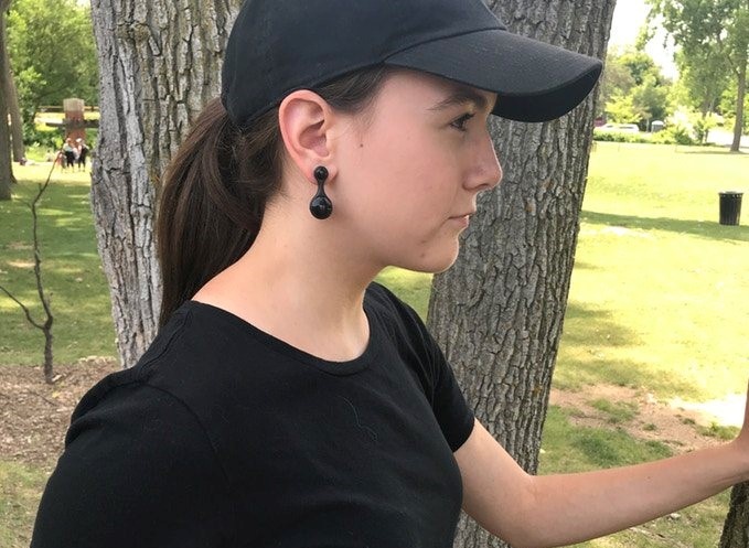 Swings - bong tai kiem tai nghe doc dao gia tu 129 USD hinh anh