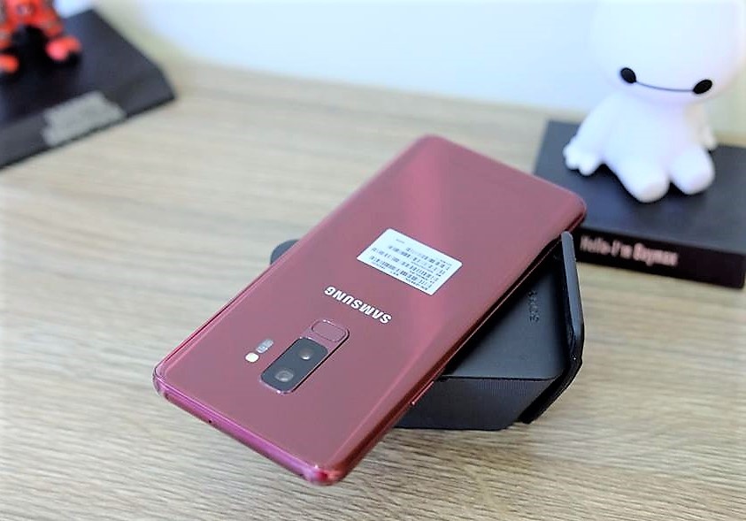 Trai nghiem Galaxy S9+ phien ban mau do anh 2