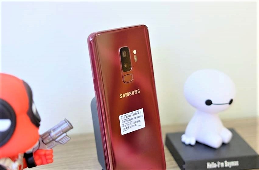 Trai nghiem Galaxy S9+ phien ban mau do anh 3