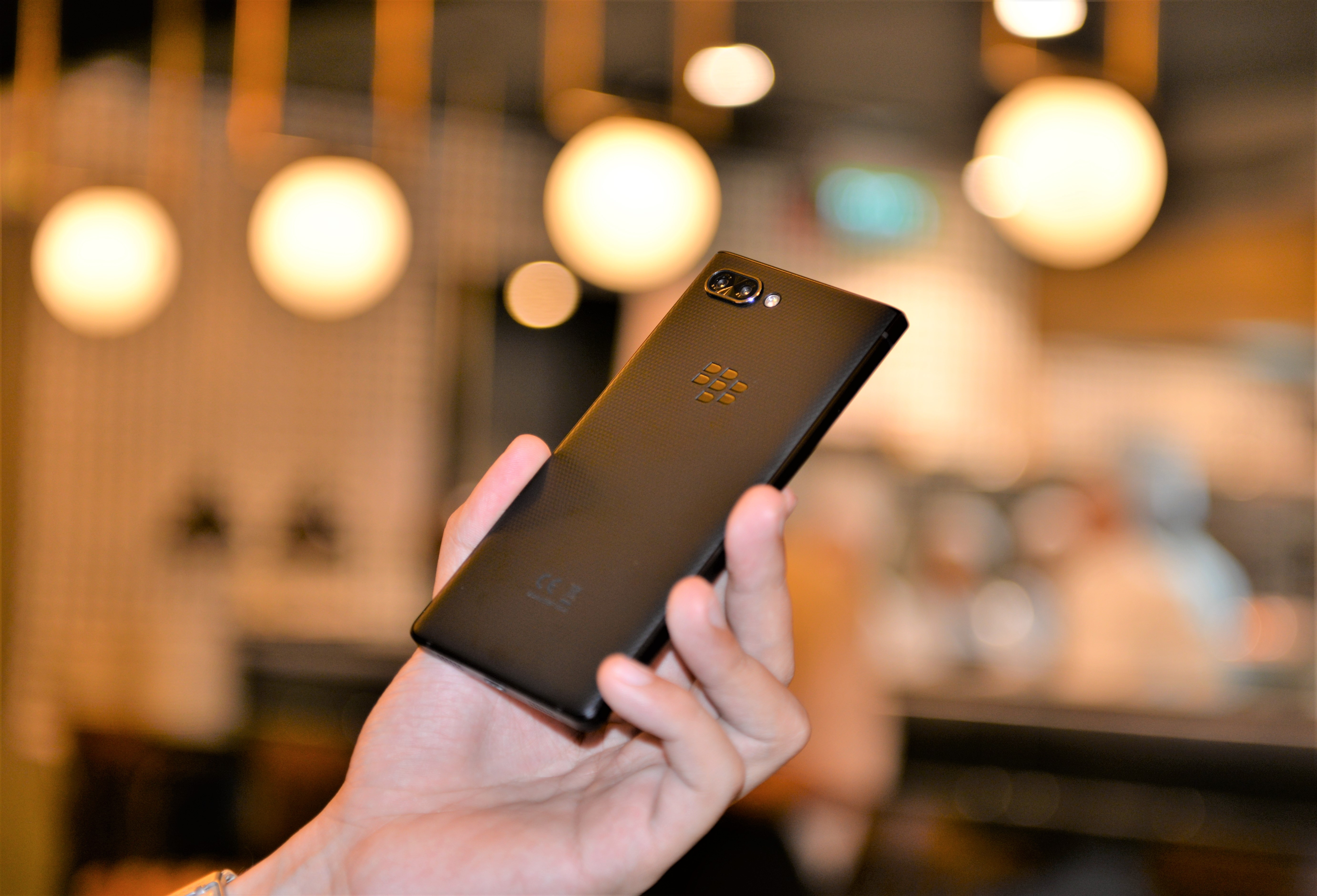 BlackBerry Key2 ra mat tai Viet Nam anh 2