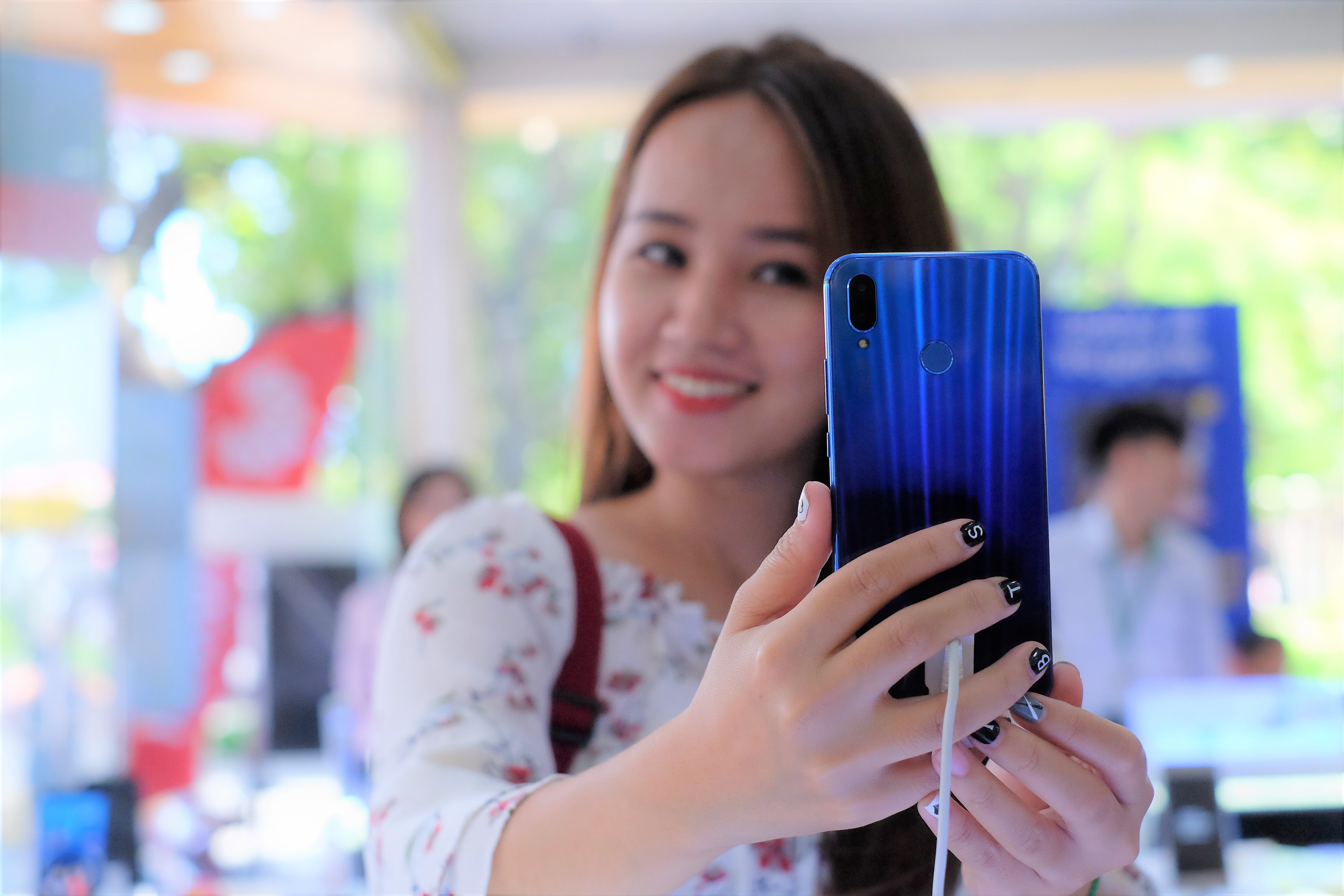 Huawei nova 3i chinh thuc mo ban anh 9
