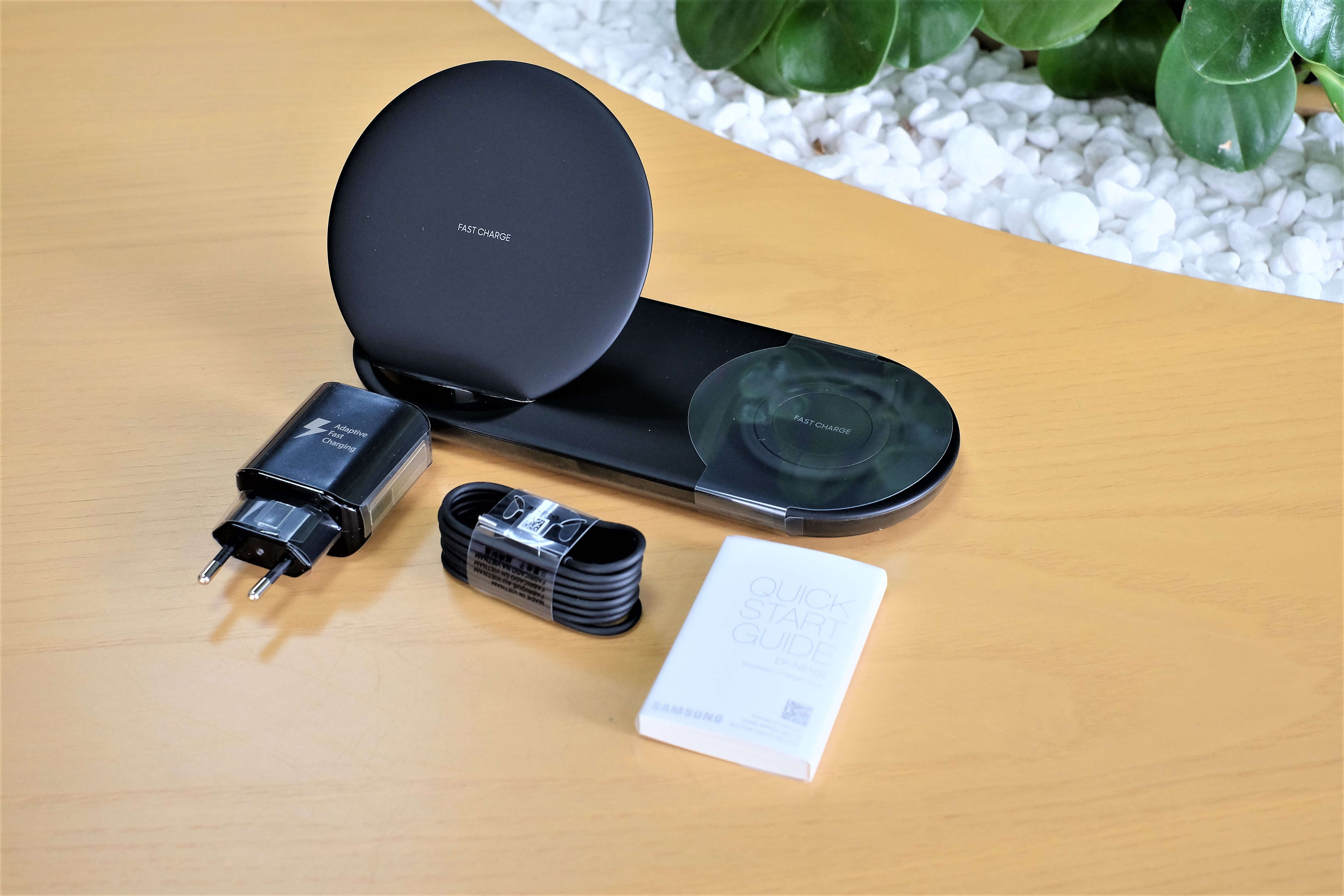 Trai nghiem Wireless Charger Duo anh 2
