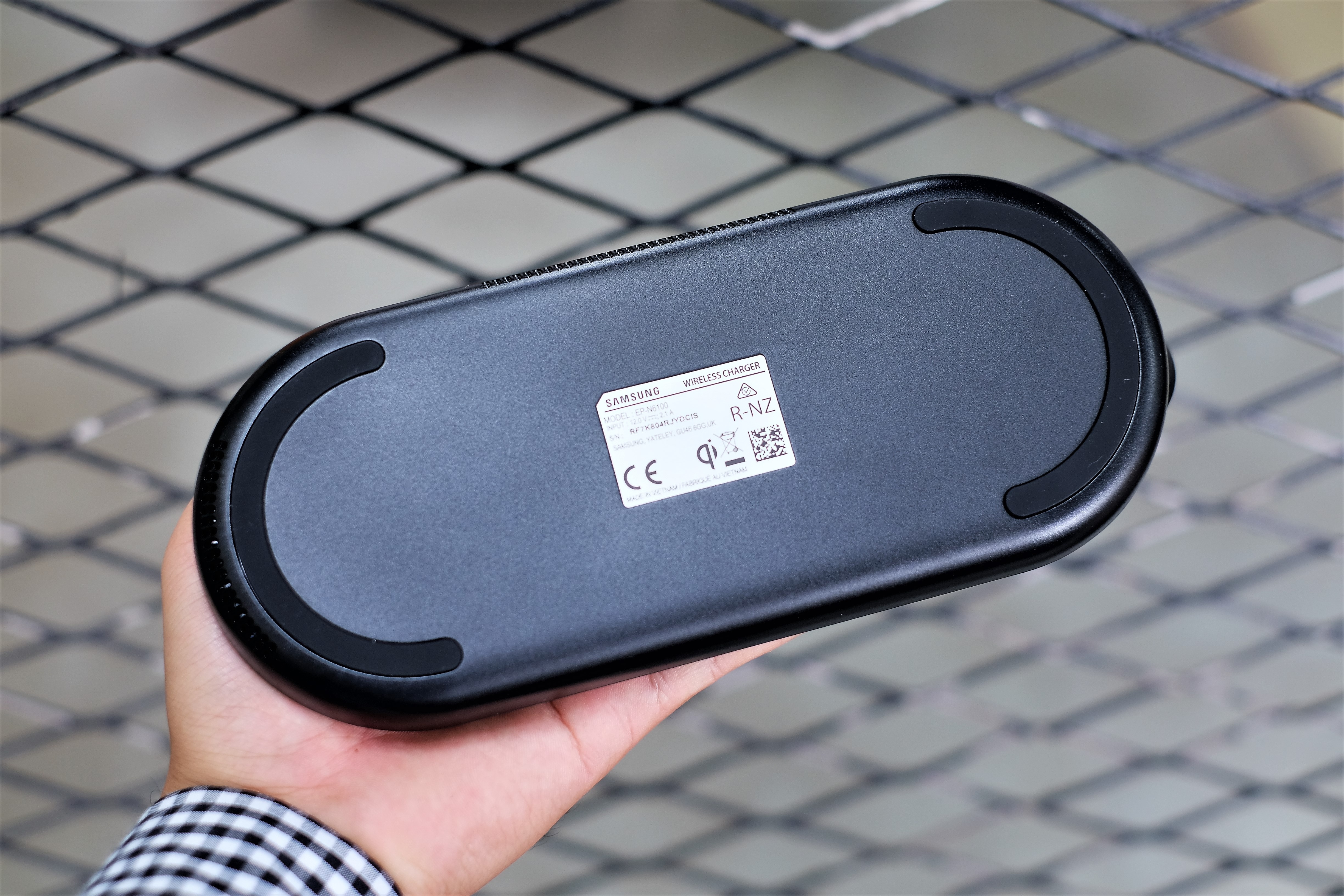 Trai nghiem Wireless Charger Duo anh 4