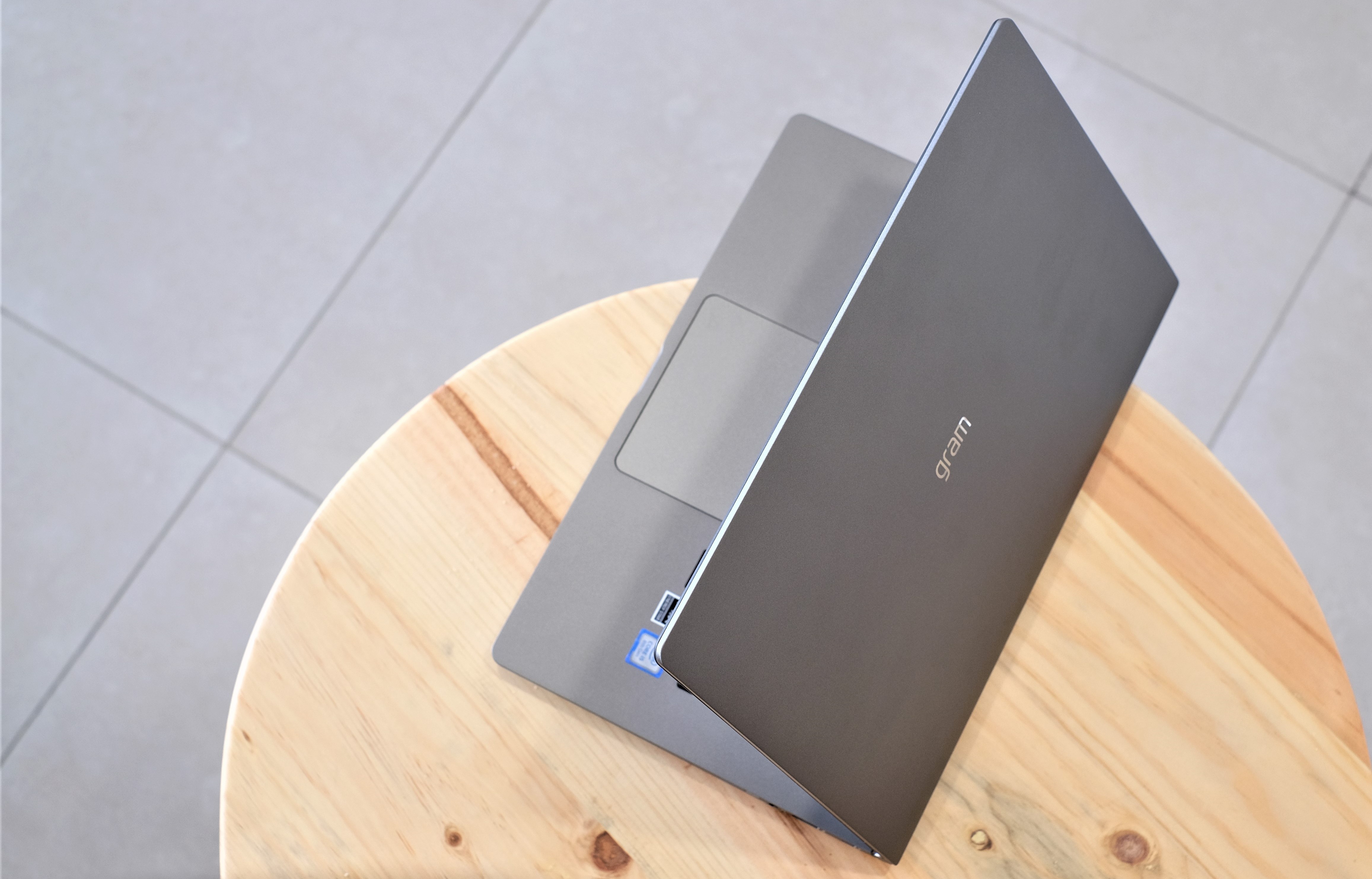 Trai nghiem LG Gram 2018 anh 1