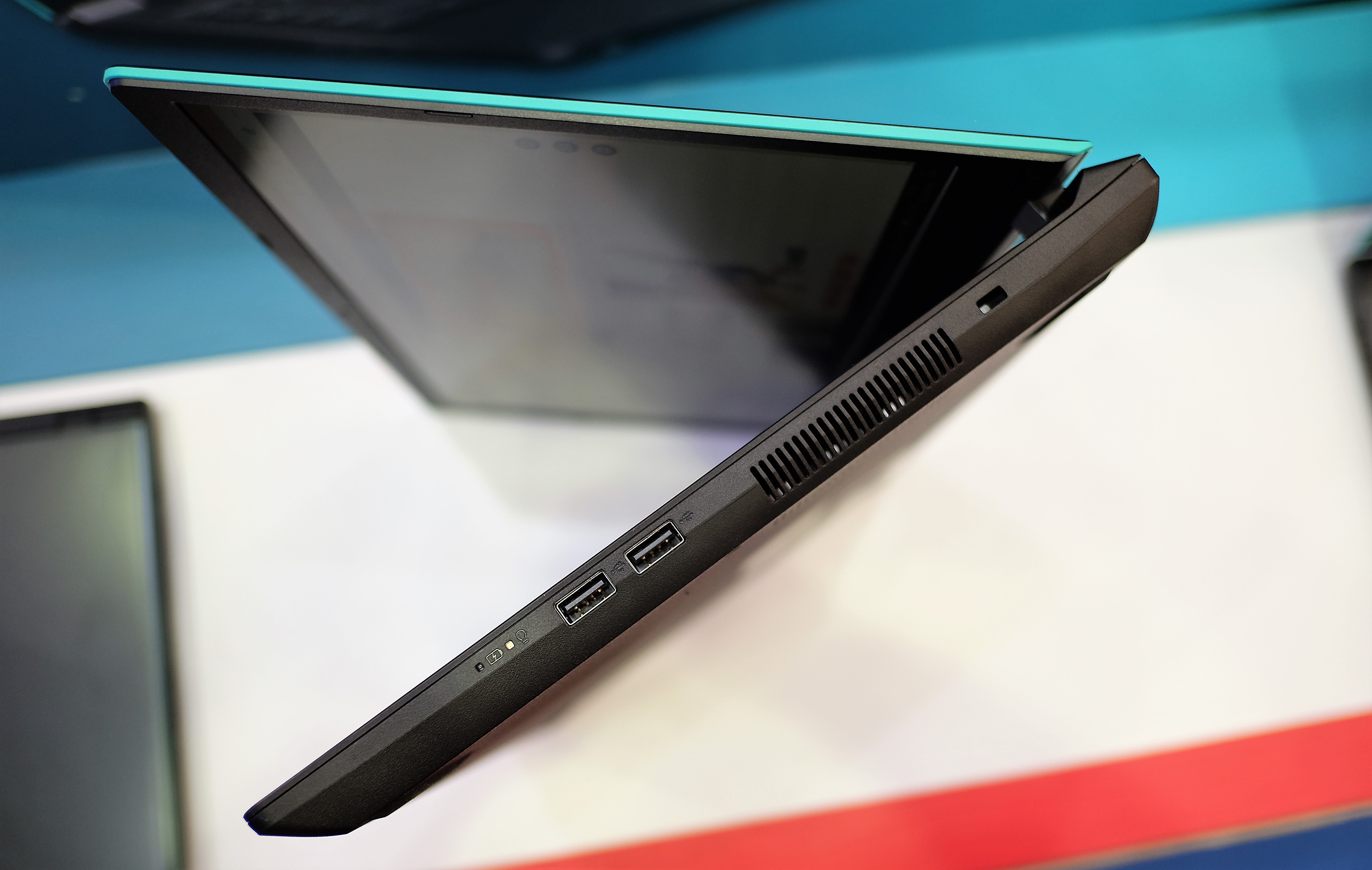 Asus F560 ra mat anh 8