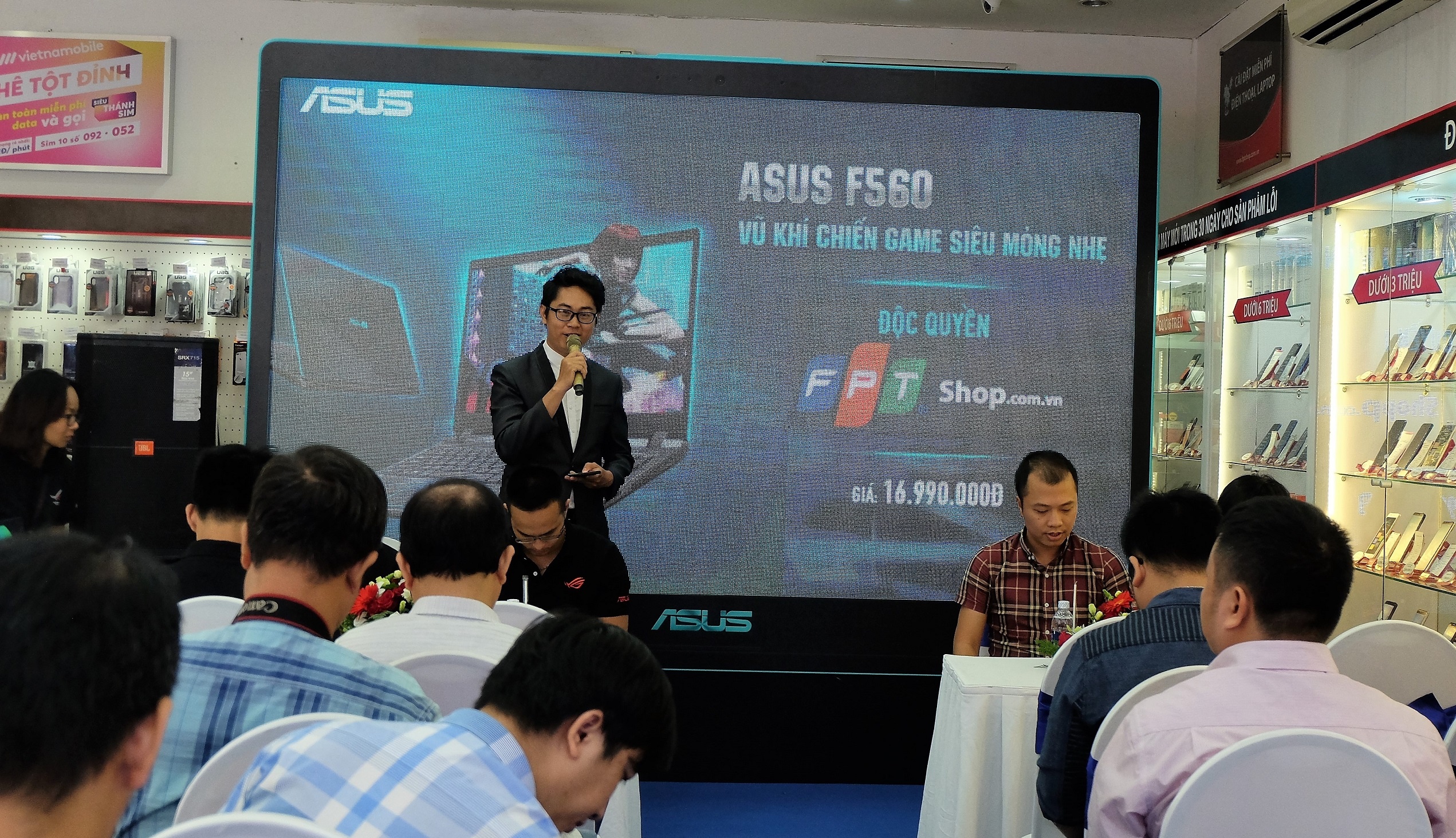 Asus F560 ra mat anh 10