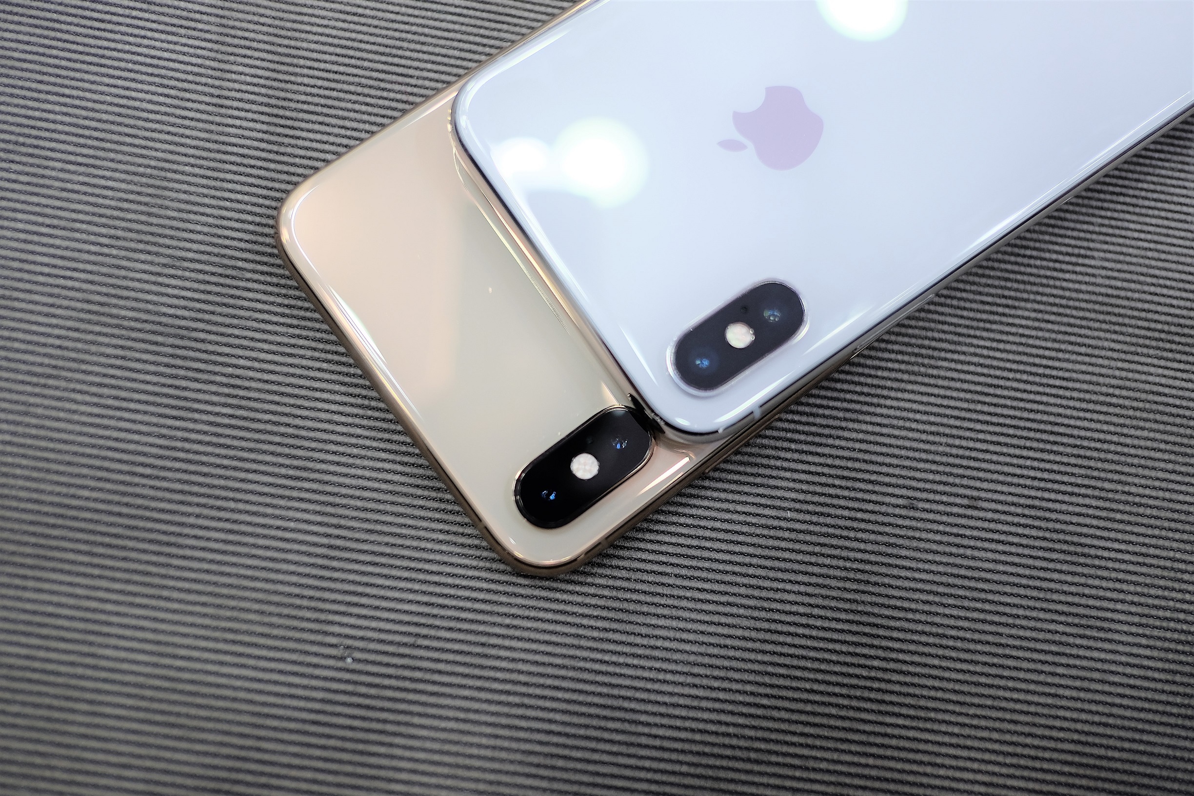 So sanh iPhone XS Max voi iPhone X anh 10