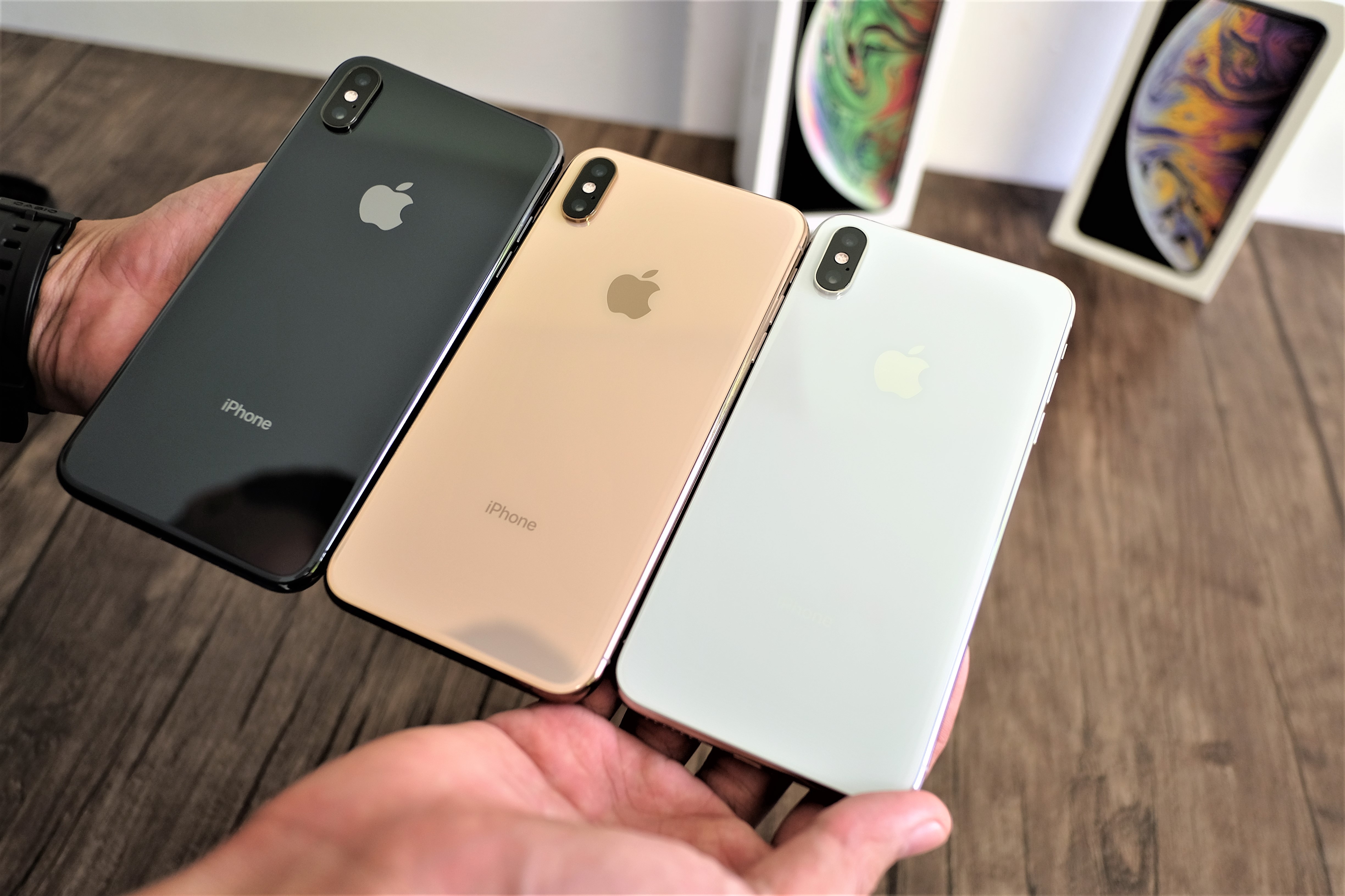 Gia ban iPhone XS Max anh 5