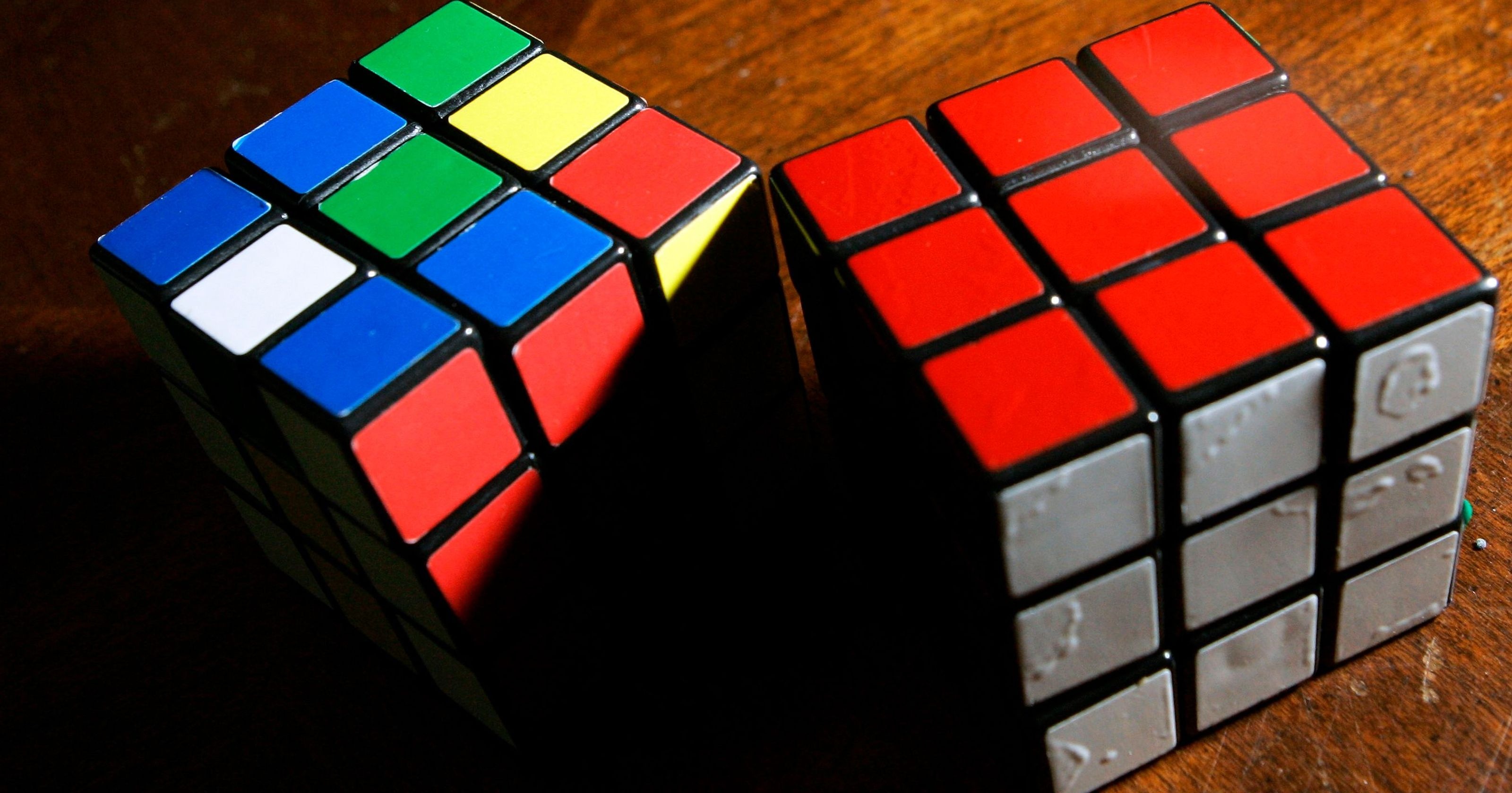 Rubik tu giai nhanh gap 11 lan ky luc cua con nguoi hinh anh