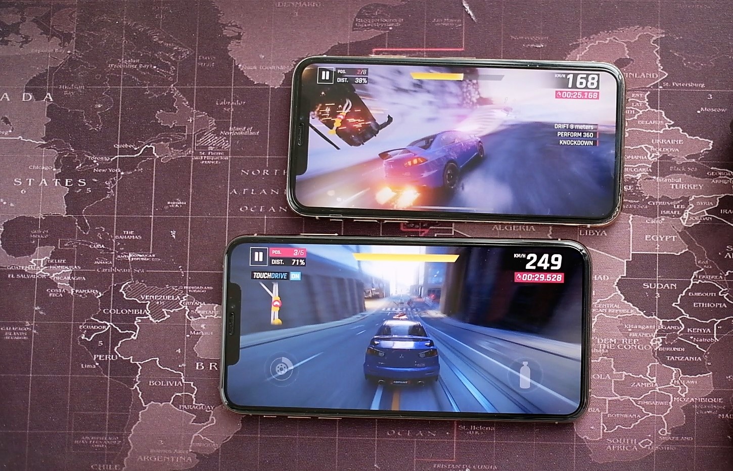 Dang dung iPhone X, co nen len doi XS Max? hinh anh